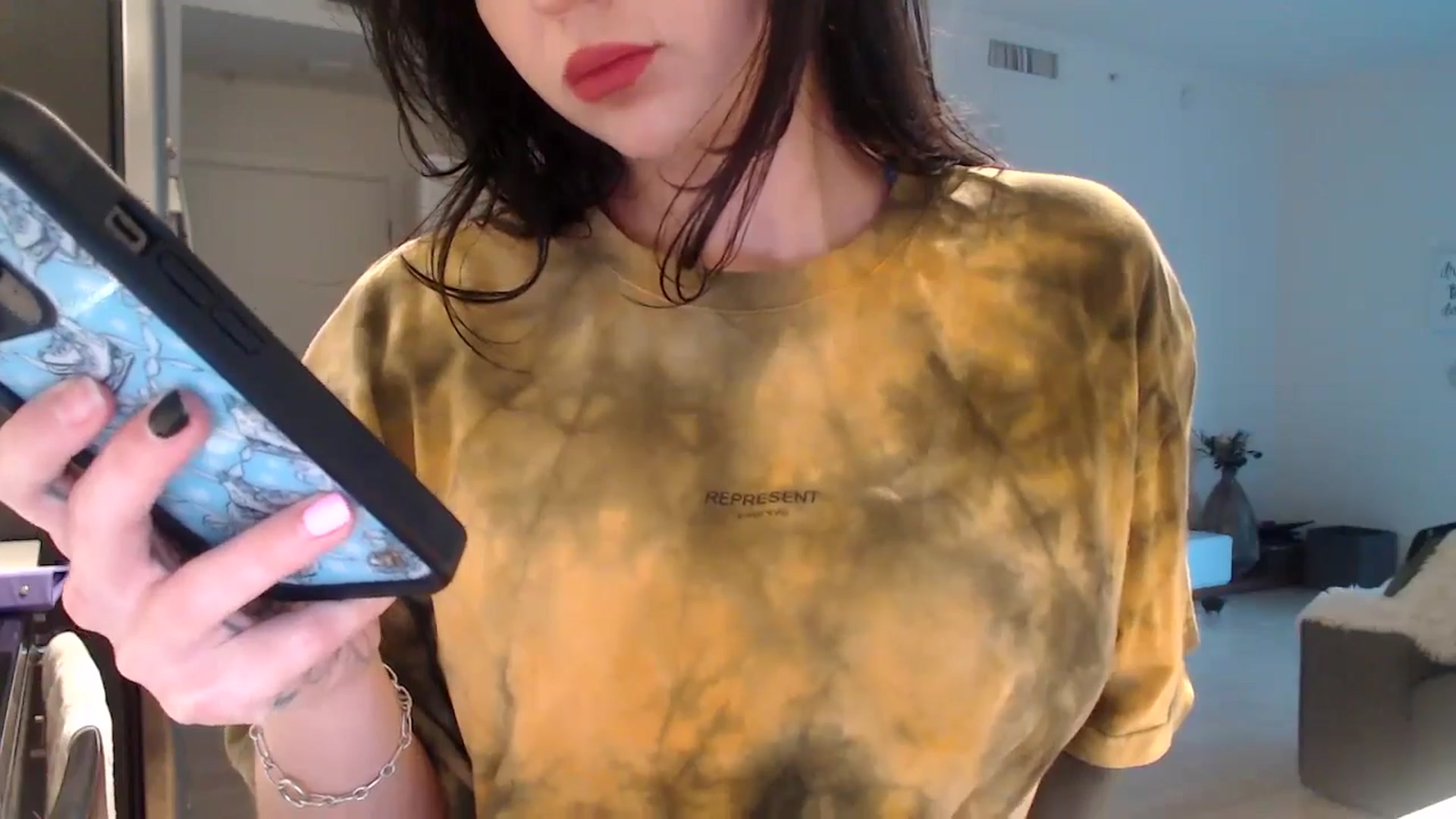 Gallery image thumbnail from hot_emo_girl's myfreecams stream on, 08/22/2024, 24:02 image 10 of 20