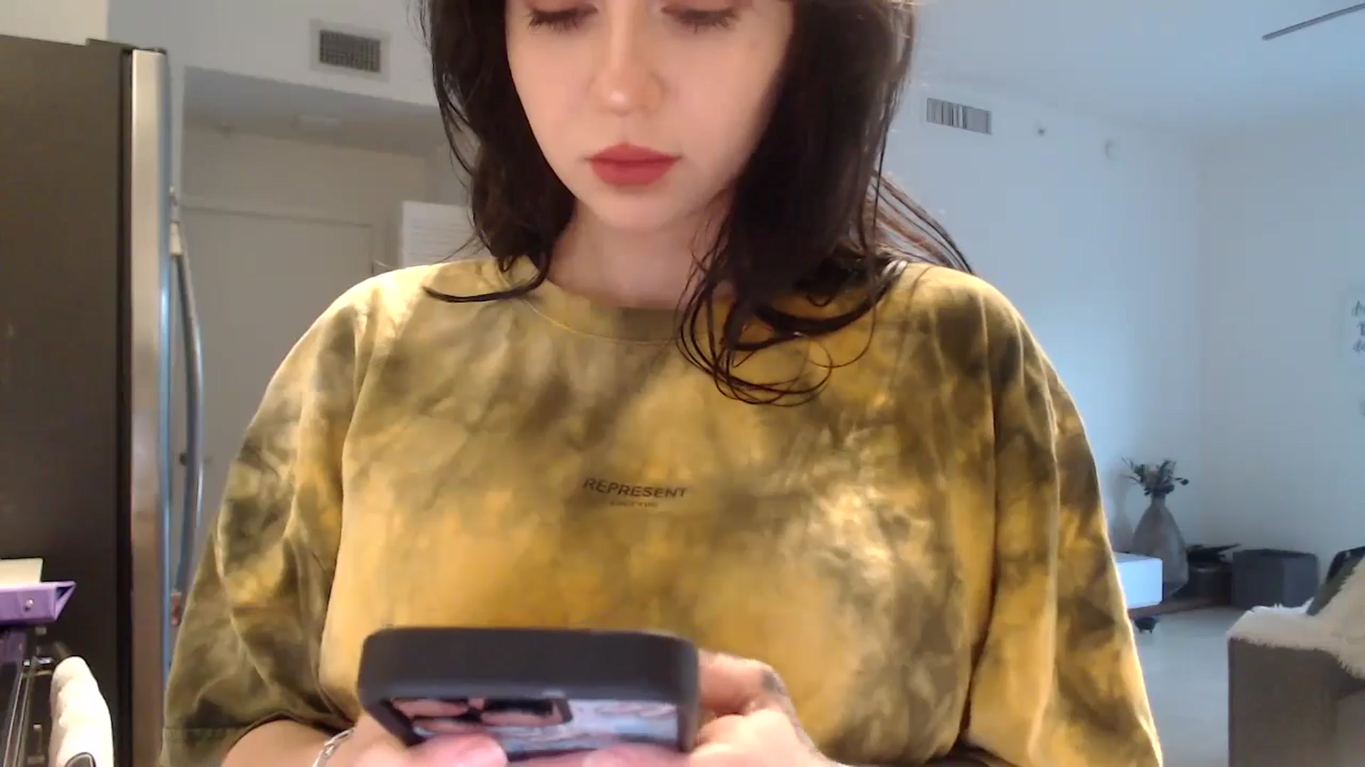 Gallery image thumbnail from hot_emo_girl's myfreecams stream on, 08/22/2024, 24:02 image 6 of 20