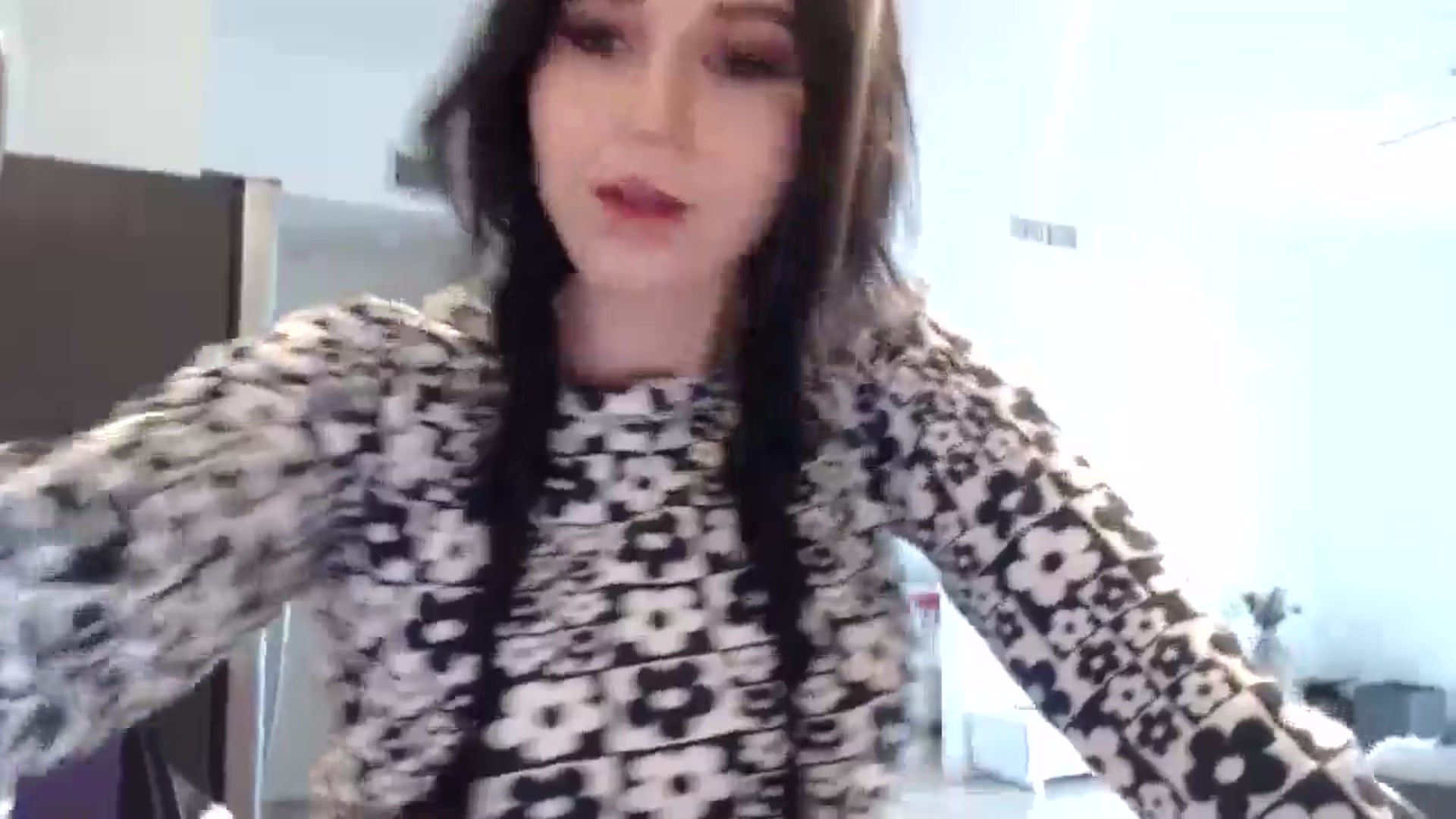 Gallery image thumbnail from hot_emo_girl's myfreecams stream on, 08/22/2024, 19:37 image 4 of 20