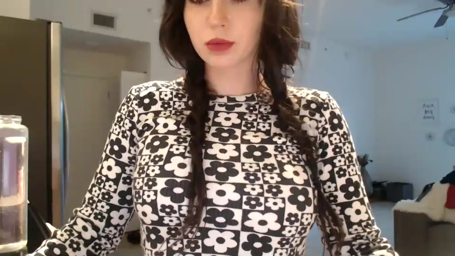 Gallery image thumbnail from hot_emo_girl's myfreecams stream on, 08/22/2024, 23:50 image 8 of 20