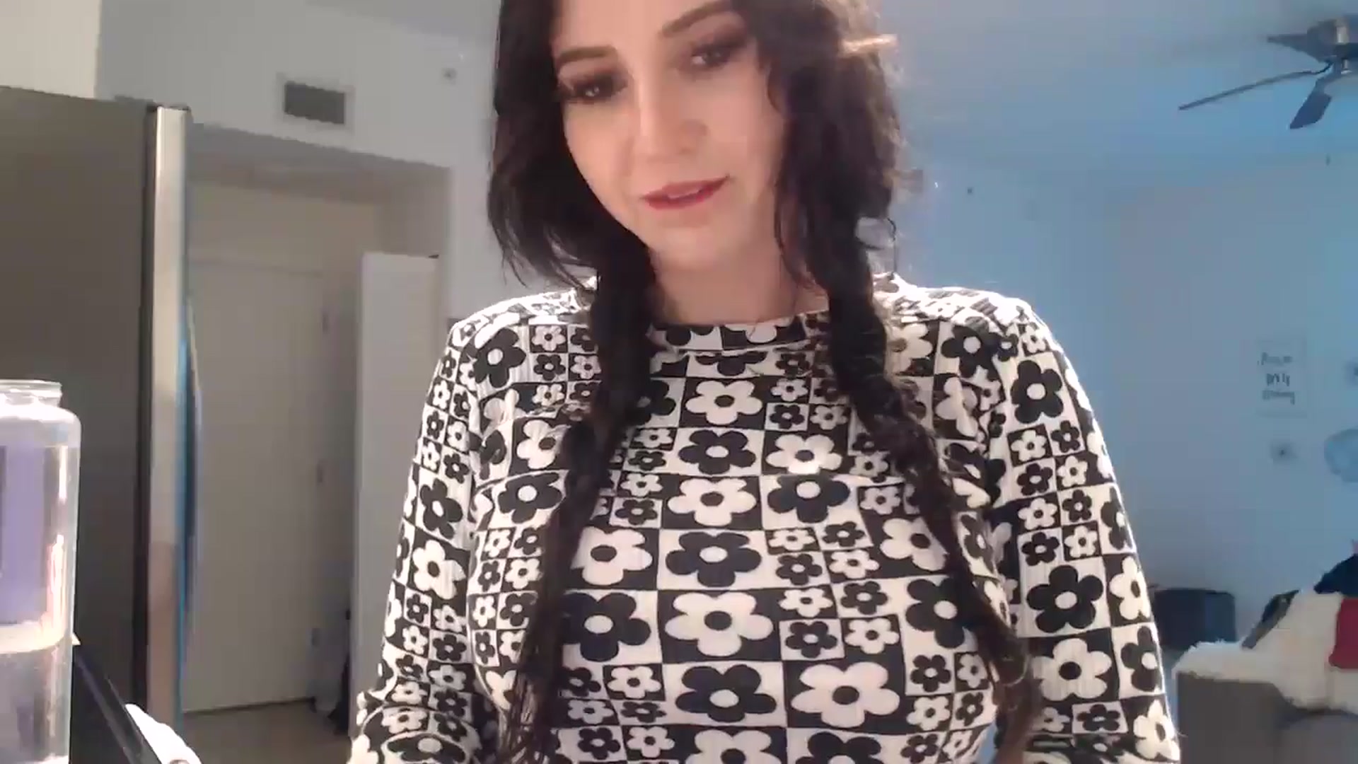 Gallery image thumbnail from hot_emo_girl's myfreecams stream on, 08/22/2024, 23:50 image 16 of 20
