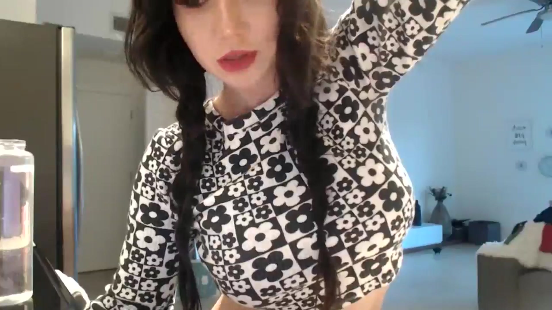 Gallery image thumbnail from hot_emo_girl's myfreecams stream on, 08/22/2024, 23:50 image 9 of 20