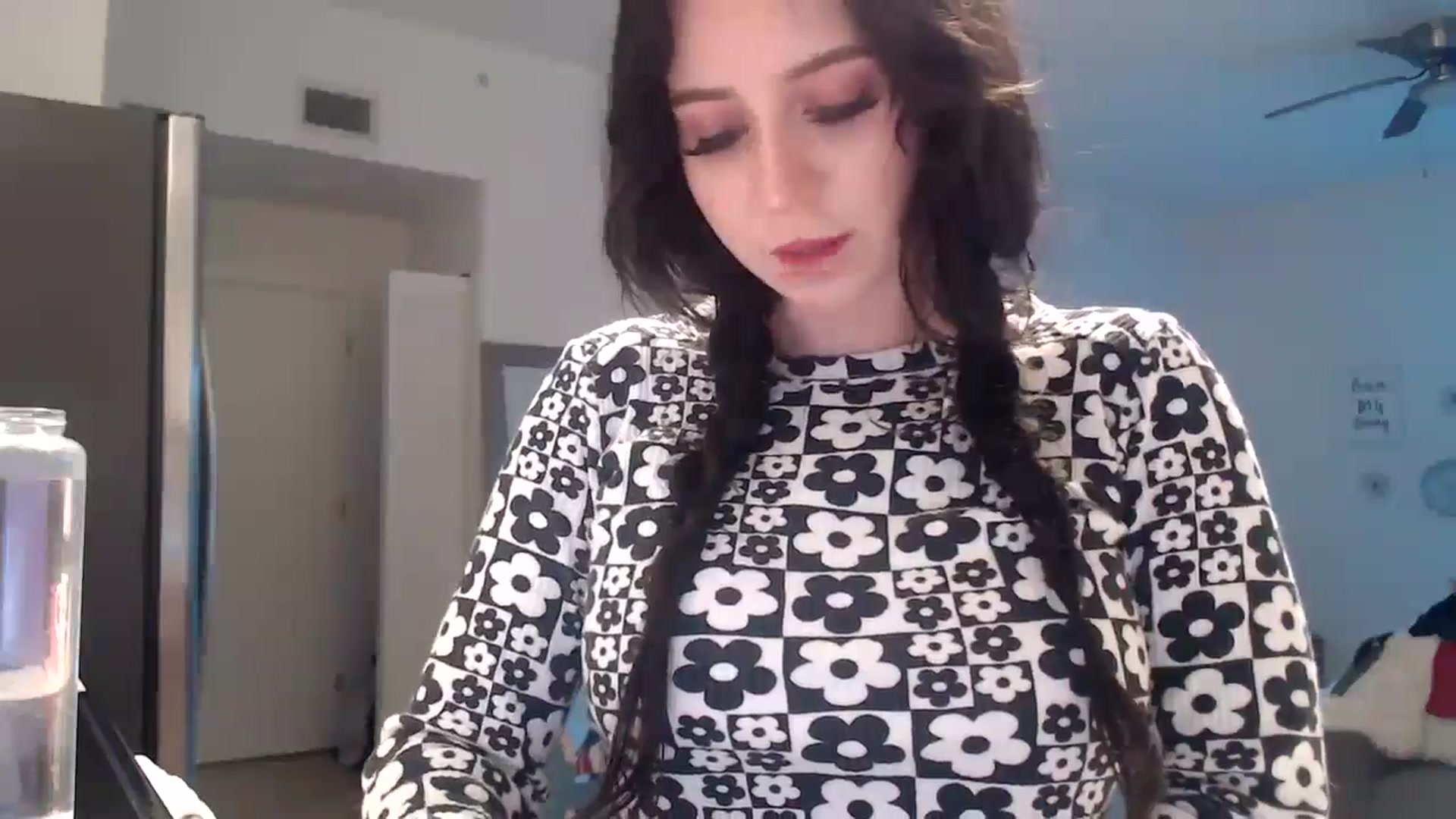 Gallery image thumbnail from hot_emo_girl's myfreecams stream on, 08/22/2024, 23:50 image 17 of 20