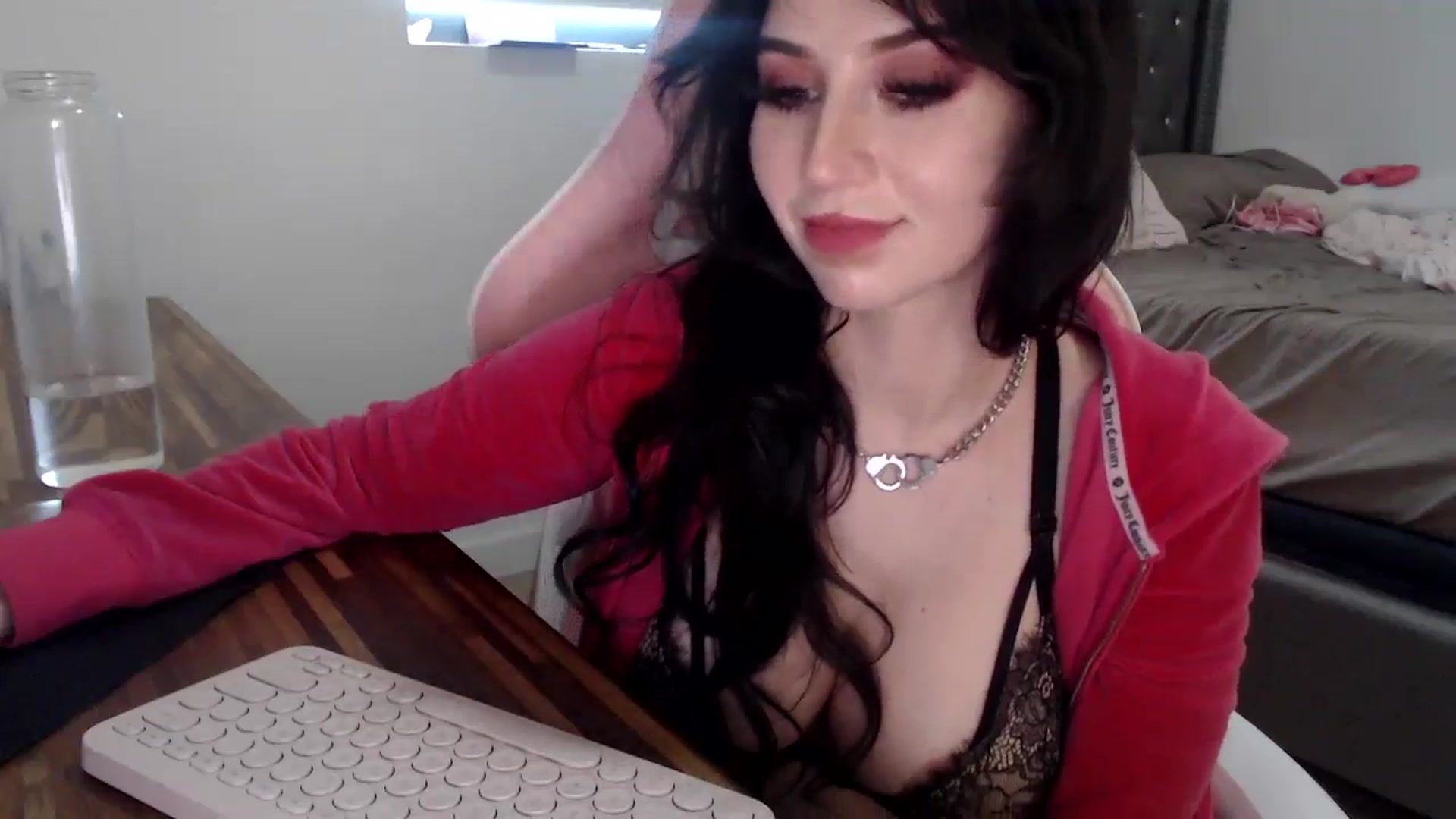 Gallery image thumbnail from hot_emo_girl's myfreecams stream on, 08/23/2024, 23:10 image 5 of 20