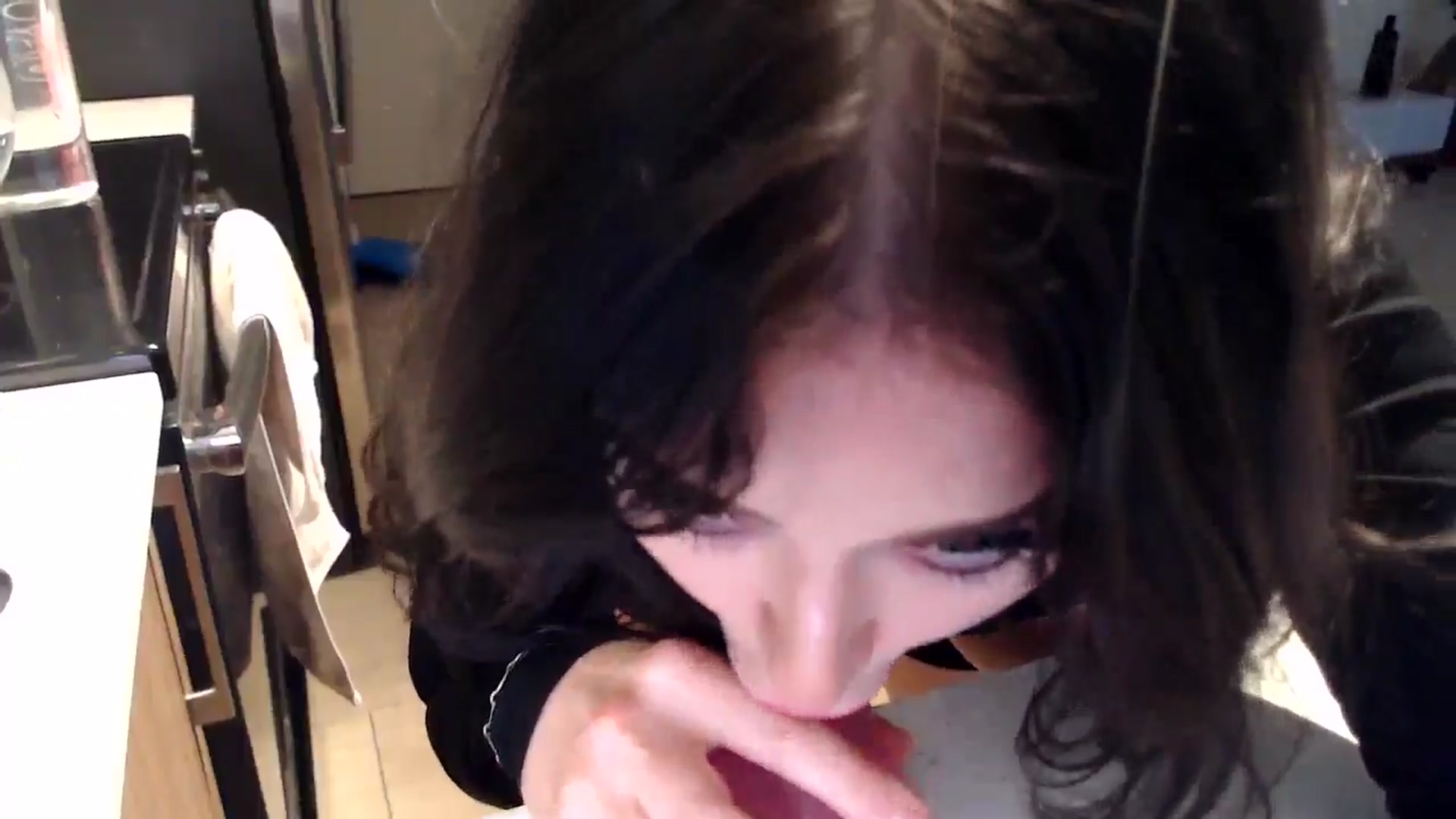 Gallery image thumbnail from hot_emo_girl's myfreecams stream on, 08/26/2024, 24:01 image 15 of 20