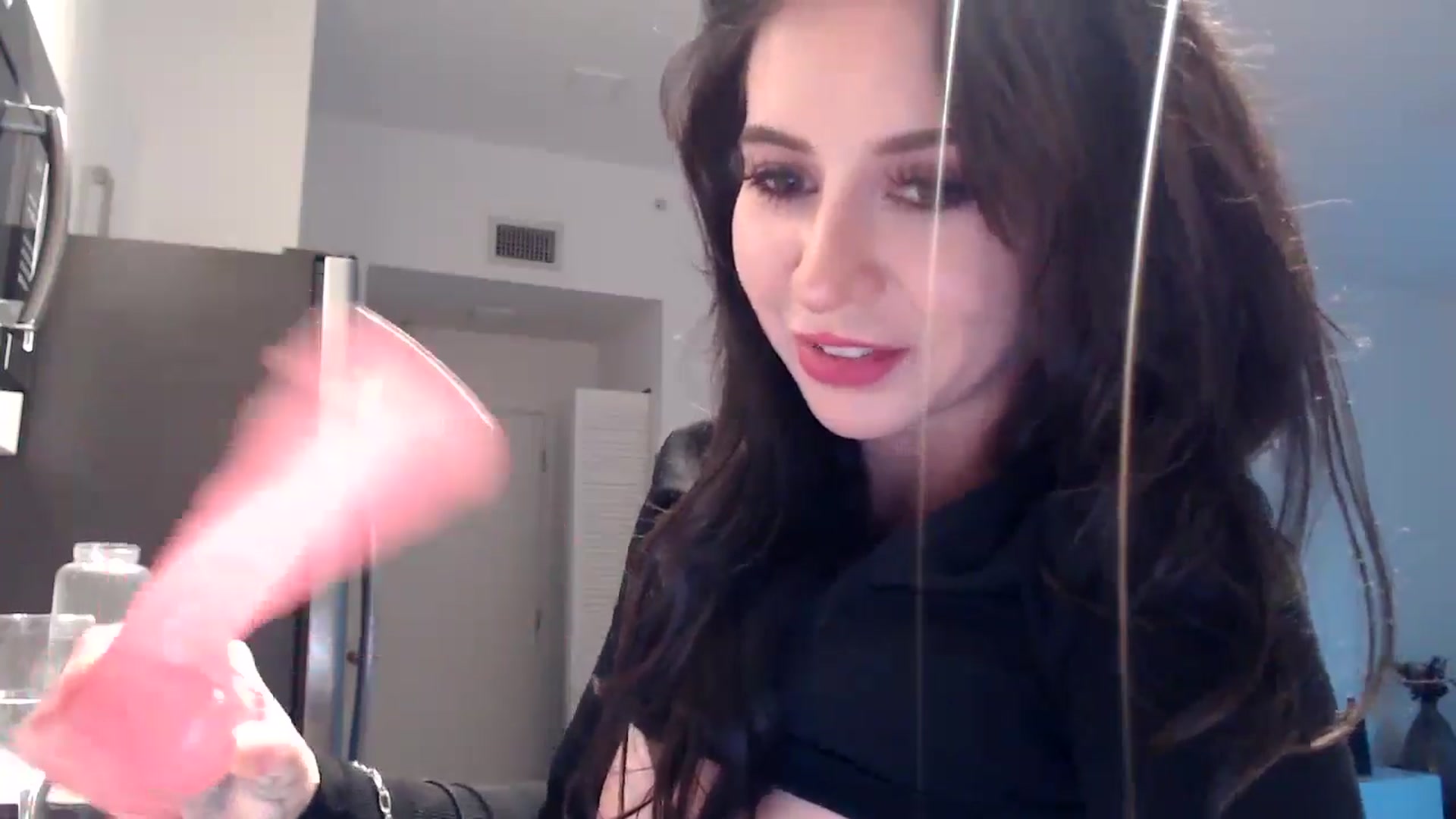 Gallery image thumbnail from hot_emo_girl's myfreecams stream on, 08/26/2024, 24:01 image 9 of 20