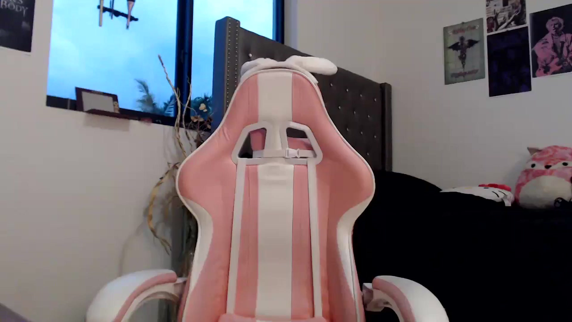 Gallery image thumbnail from hot_emo_girl's myfreecams stream on, 08/30/2024, 24:01 image 10 of 20