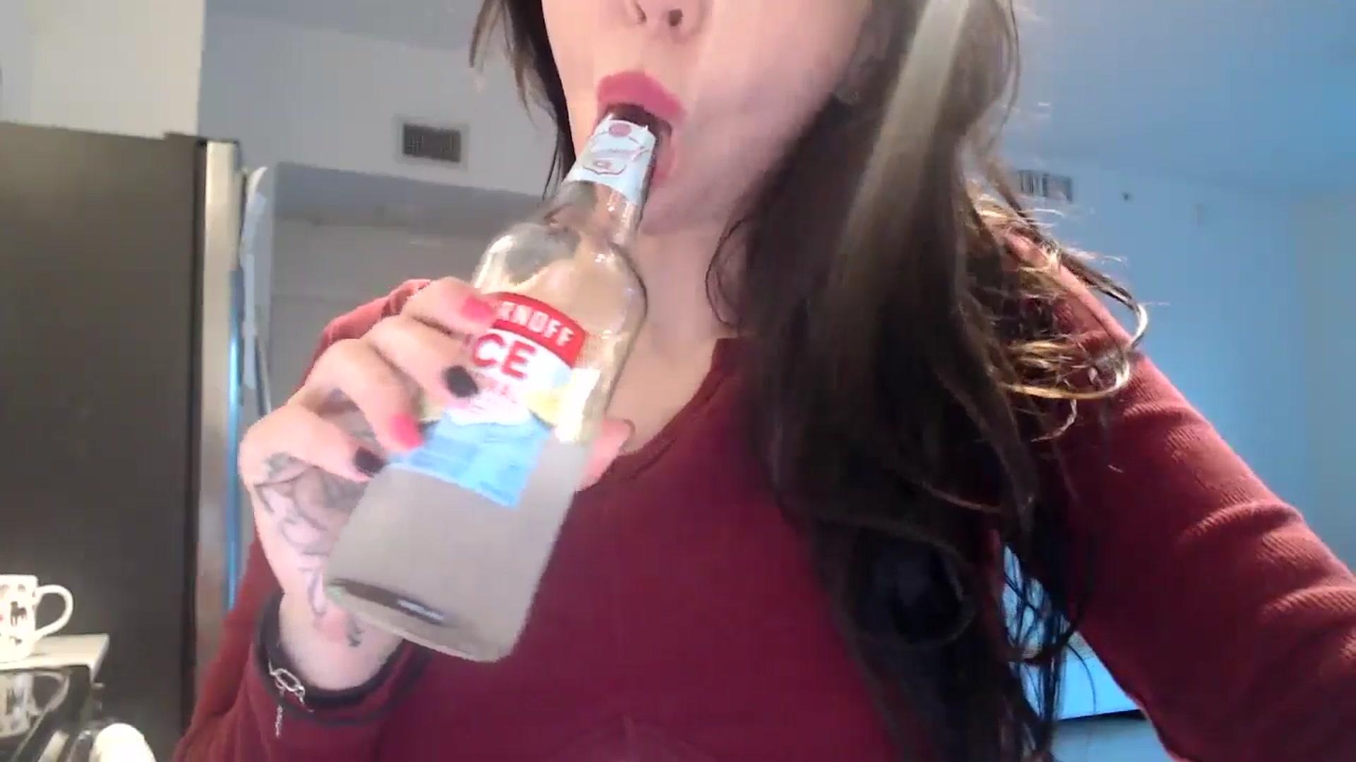 Gallery image thumbnail from hot_emo_girl's myfreecams stream on, 09/06/2024, 23:31 image 4 of 20
