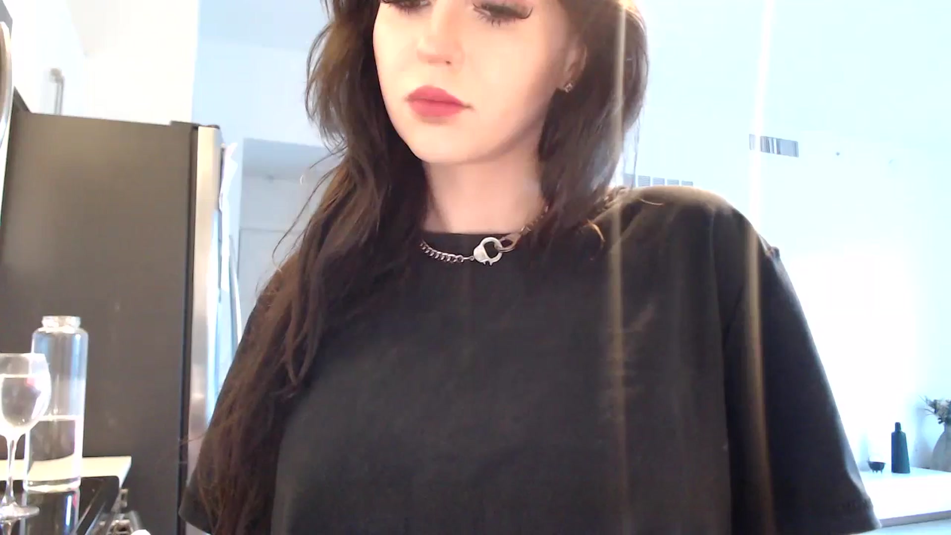 Gallery image thumbnail from hot_emo_girl's myfreecams stream on, 09/07/2024, 22:17 image 10 of 20