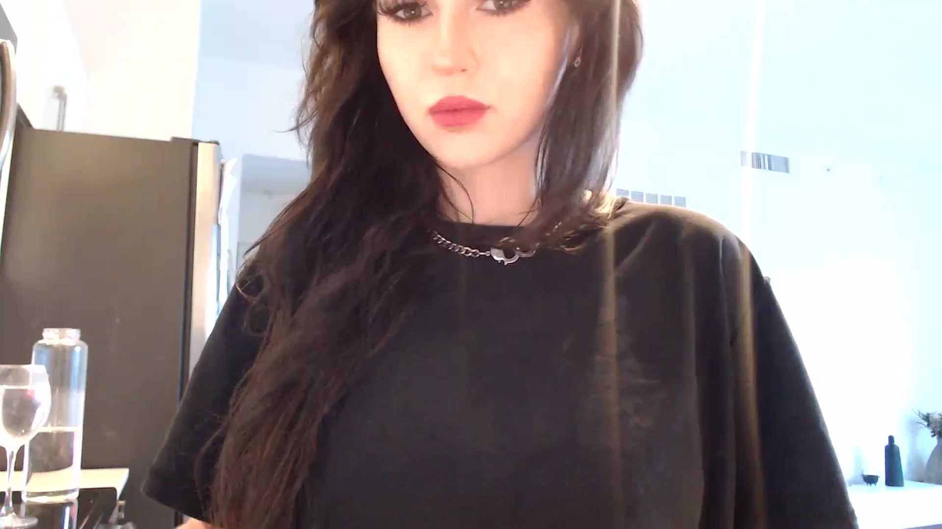 Gallery image thumbnail from hot_emo_girl's myfreecams stream on, 09/07/2024, 22:17 image 17 of 20