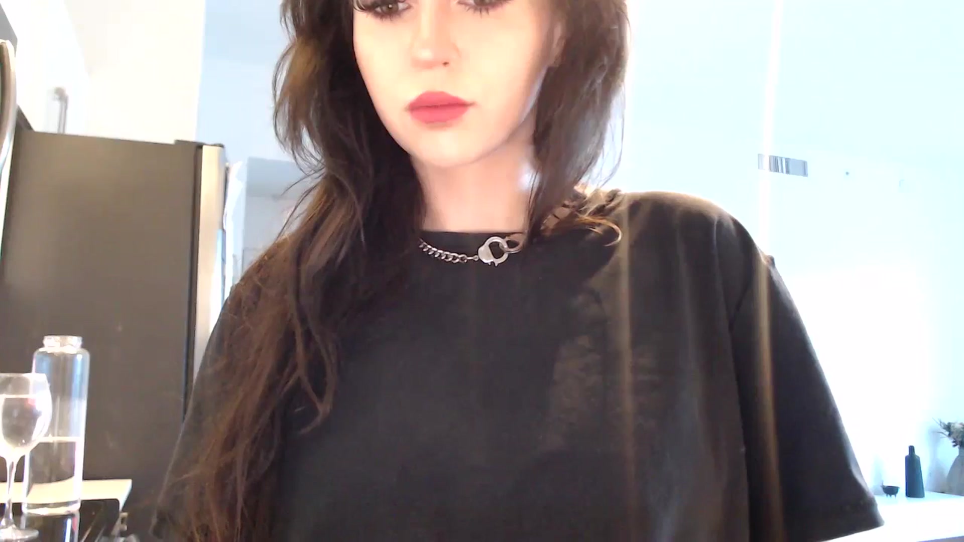 Gallery image thumbnail from hot_emo_girl's myfreecams stream on, 09/07/2024, 22:17 image 11 of 20