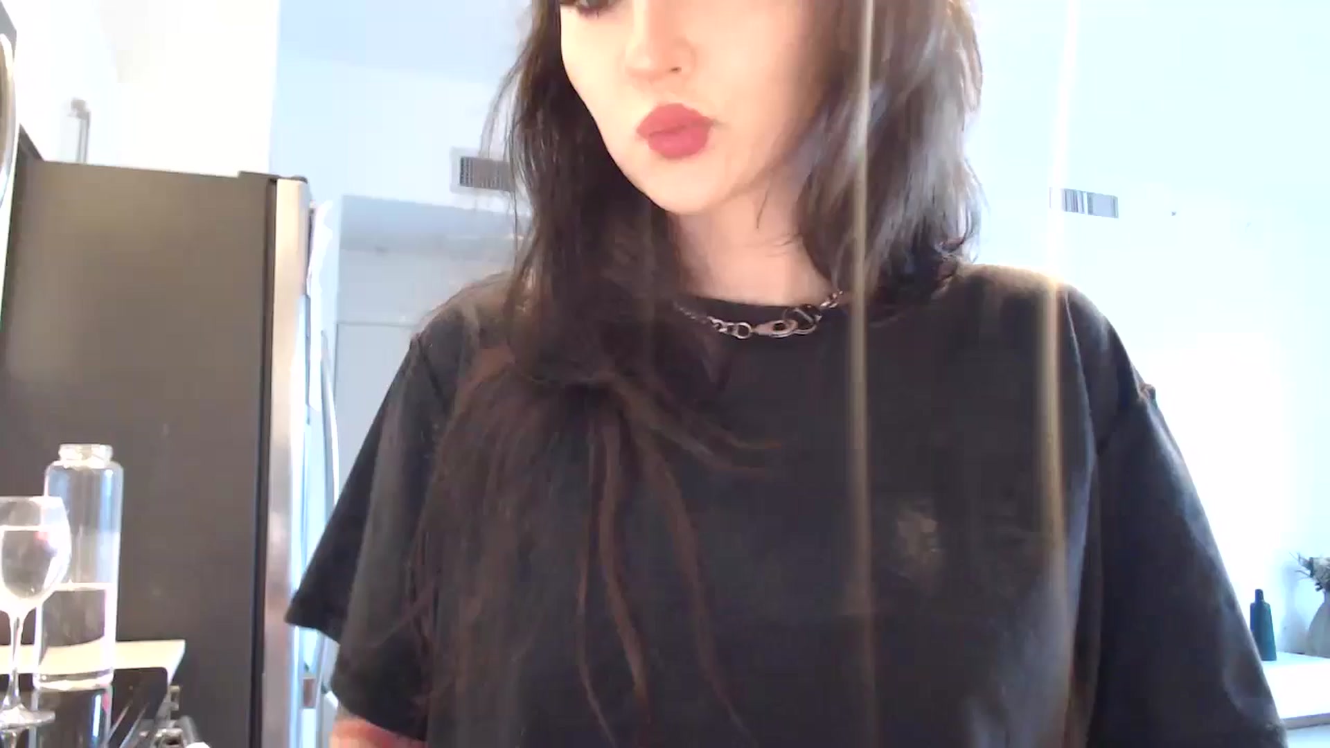 Gallery image thumbnail from hot_emo_girl's myfreecams stream on, 09/07/2024, 22:17 image 1 of 20
