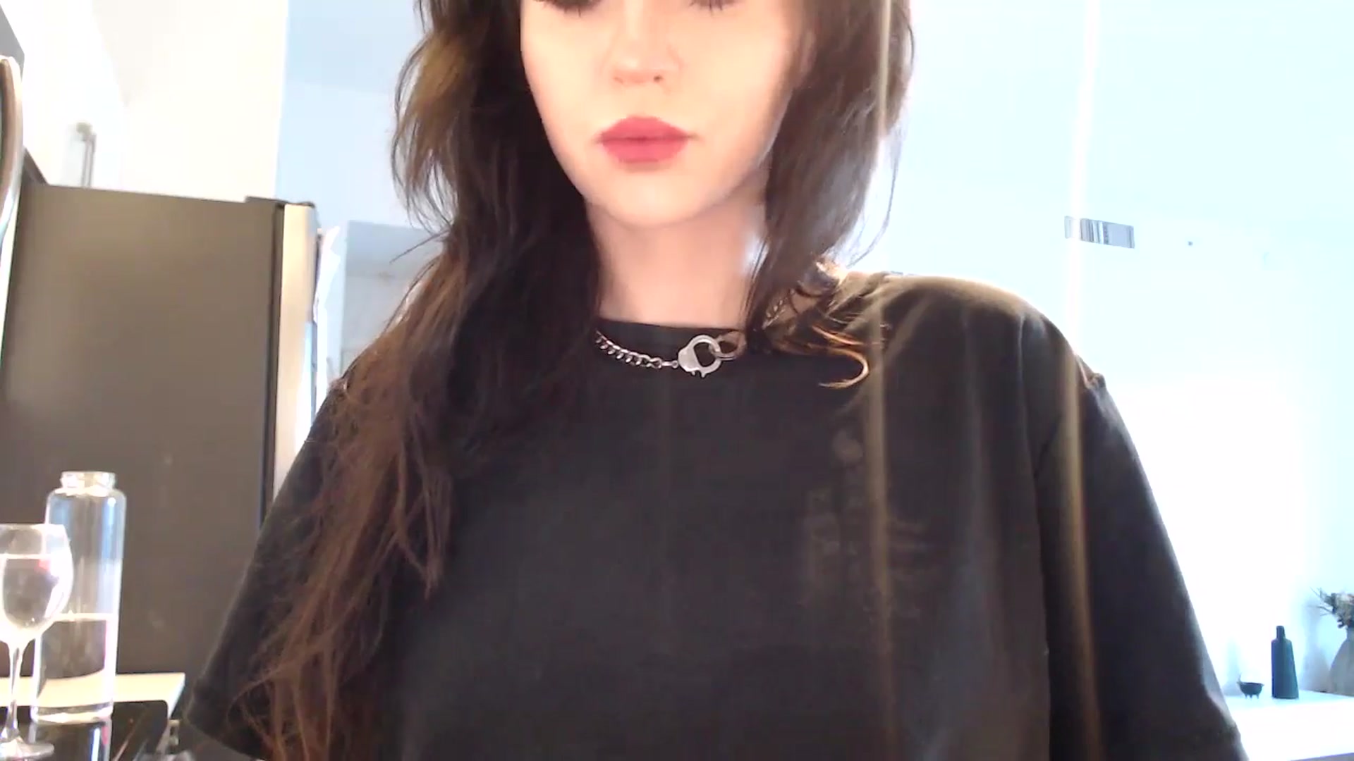 Gallery image thumbnail from hot_emo_girl's myfreecams stream on, 09/07/2024, 22:17 image 12 of 20