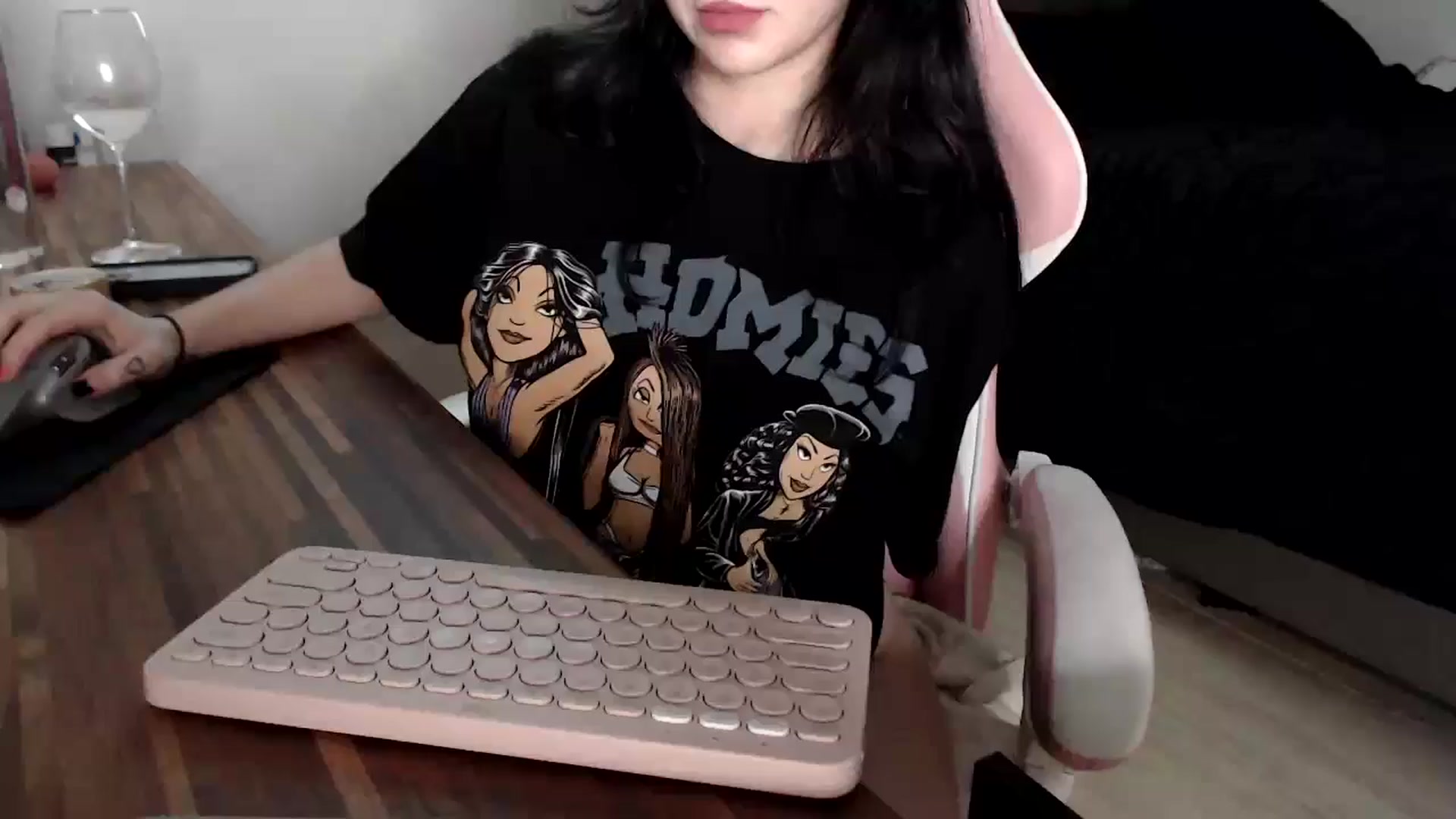 Gallery image thumbnail from hot_emo_girl's myfreecams stream on, 09/10/2024, 22:36 image 5 of 20