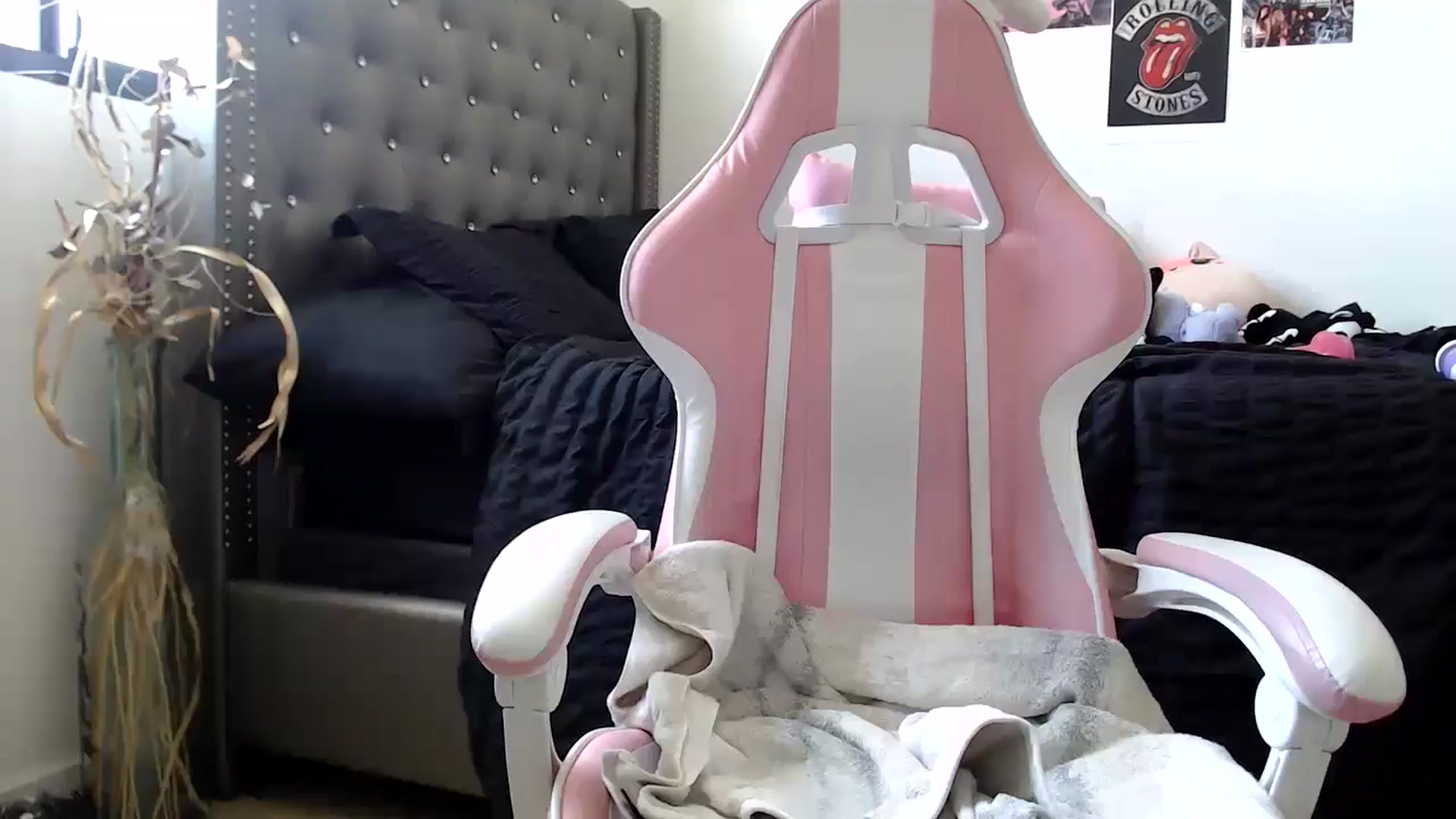Gallery image thumbnail from hot_emo_girl's myfreecams stream on, 09/13/2024, 19:52 image 9 of 20