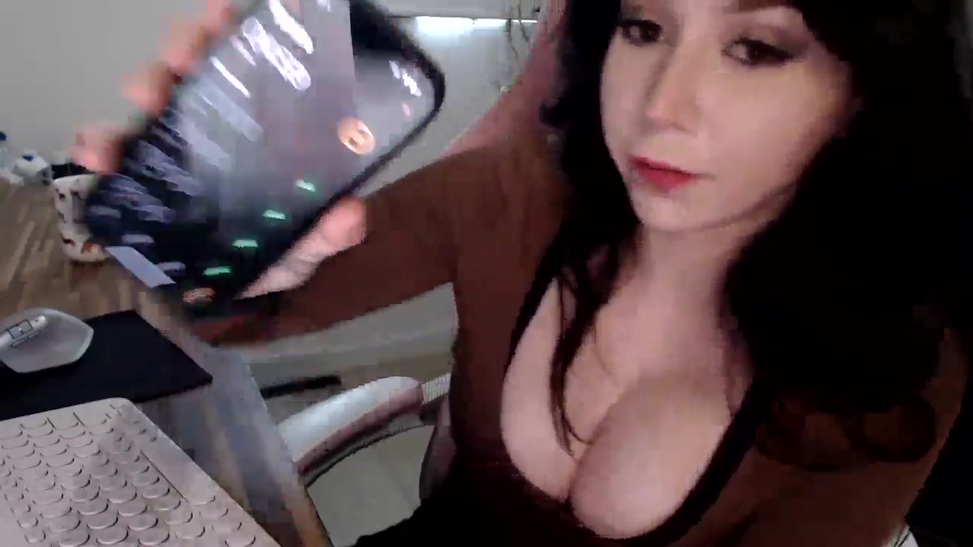 Gallery image thumbnail from hot_emo_girl's myfreecams stream on, 09/19/2024, 22:45 image 17 of 20