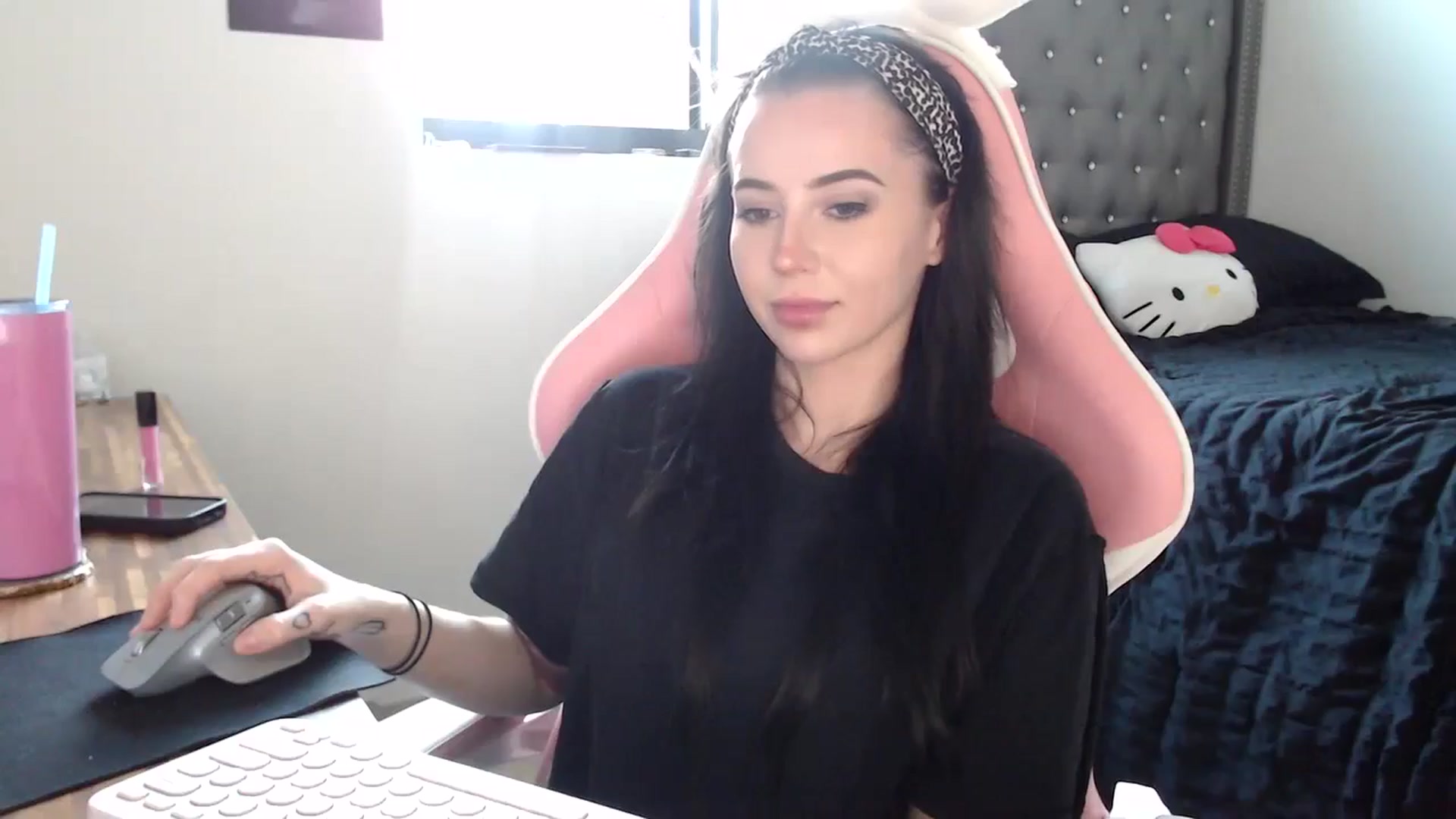 Gallery image thumbnail from hot_emo_girl's myfreecams stream on, 09/21/2024, 22:46 image 16 of 20