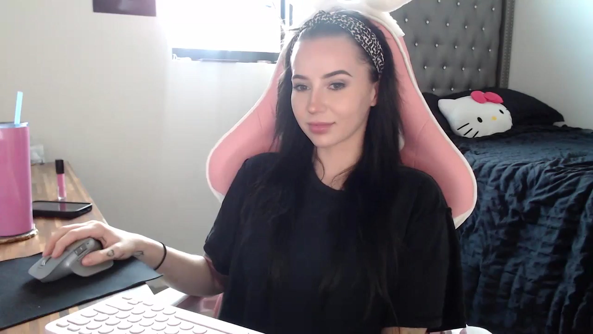 Gallery image thumbnail from hot_emo_girl's myfreecams stream on, 09/21/2024, 22:46 image 7 of 20