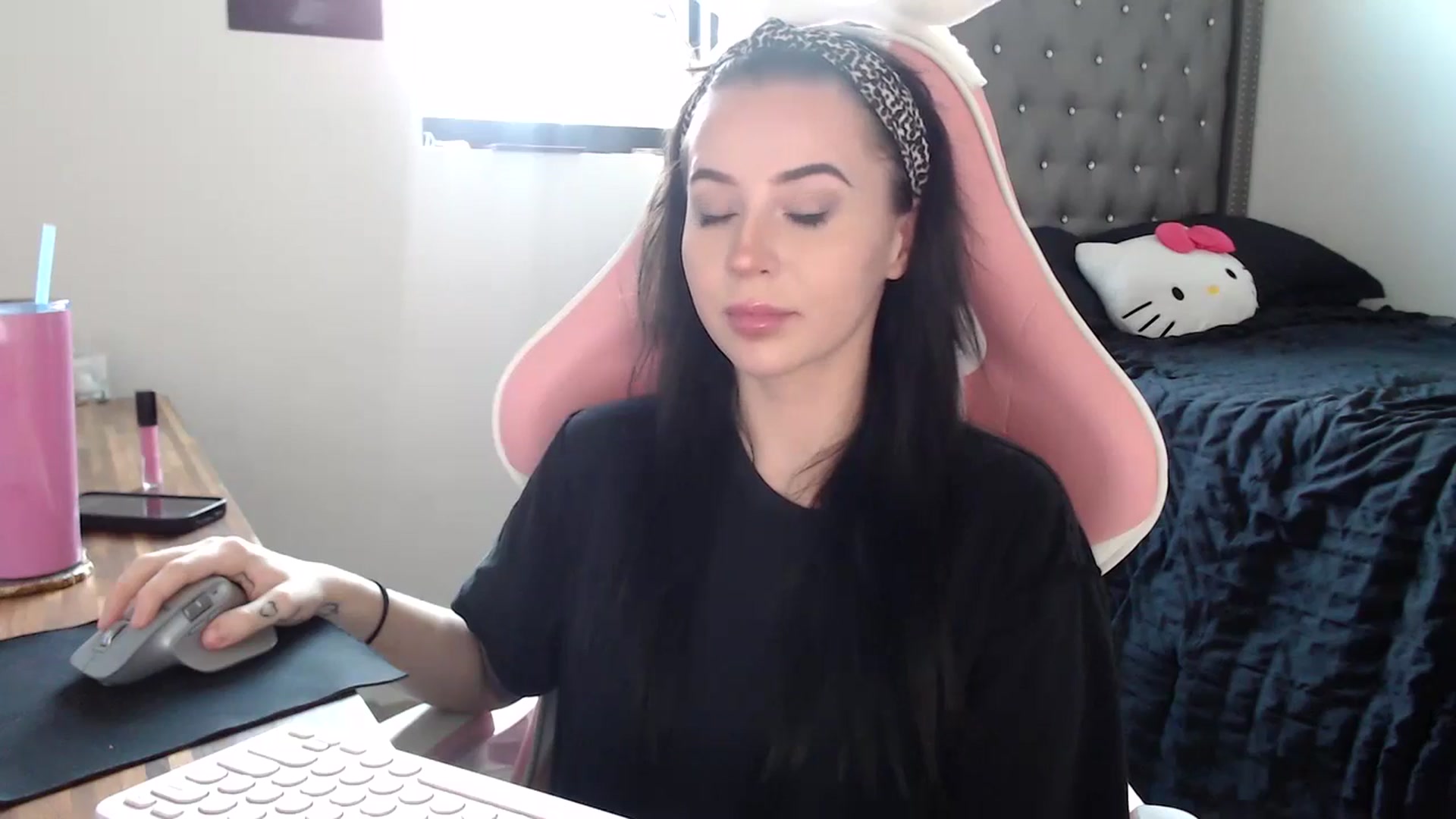 Gallery image thumbnail from hot_emo_girl's myfreecams stream on, 09/21/2024, 22:46 image 4 of 20