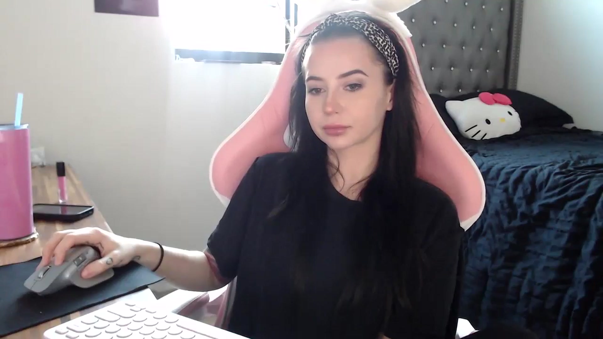 Gallery image thumbnail from hot_emo_girl's myfreecams stream on, 09/21/2024, 22:46 image 13 of 20