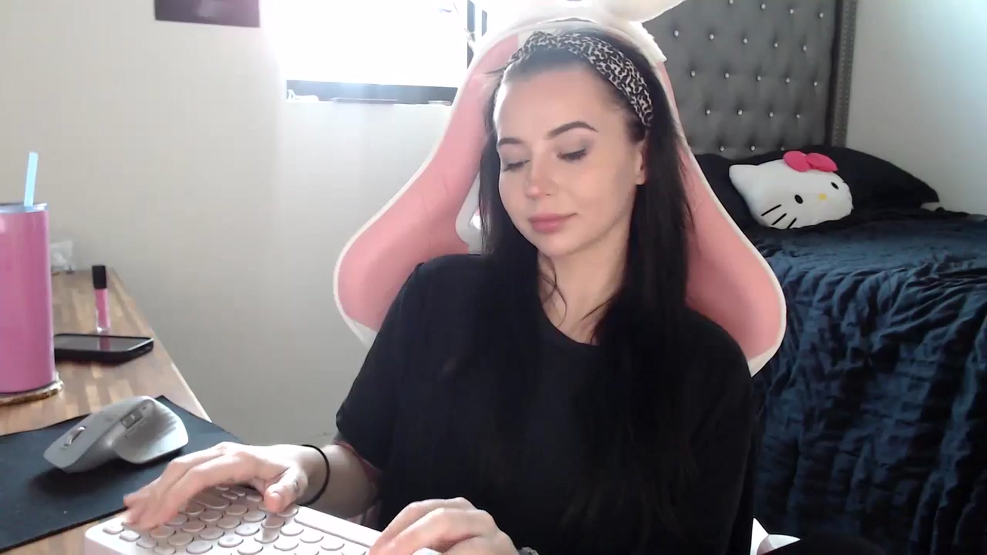 Gallery image thumbnail from hot_emo_girl's myfreecams stream on, 09/21/2024, 22:46 image 15 of 20
