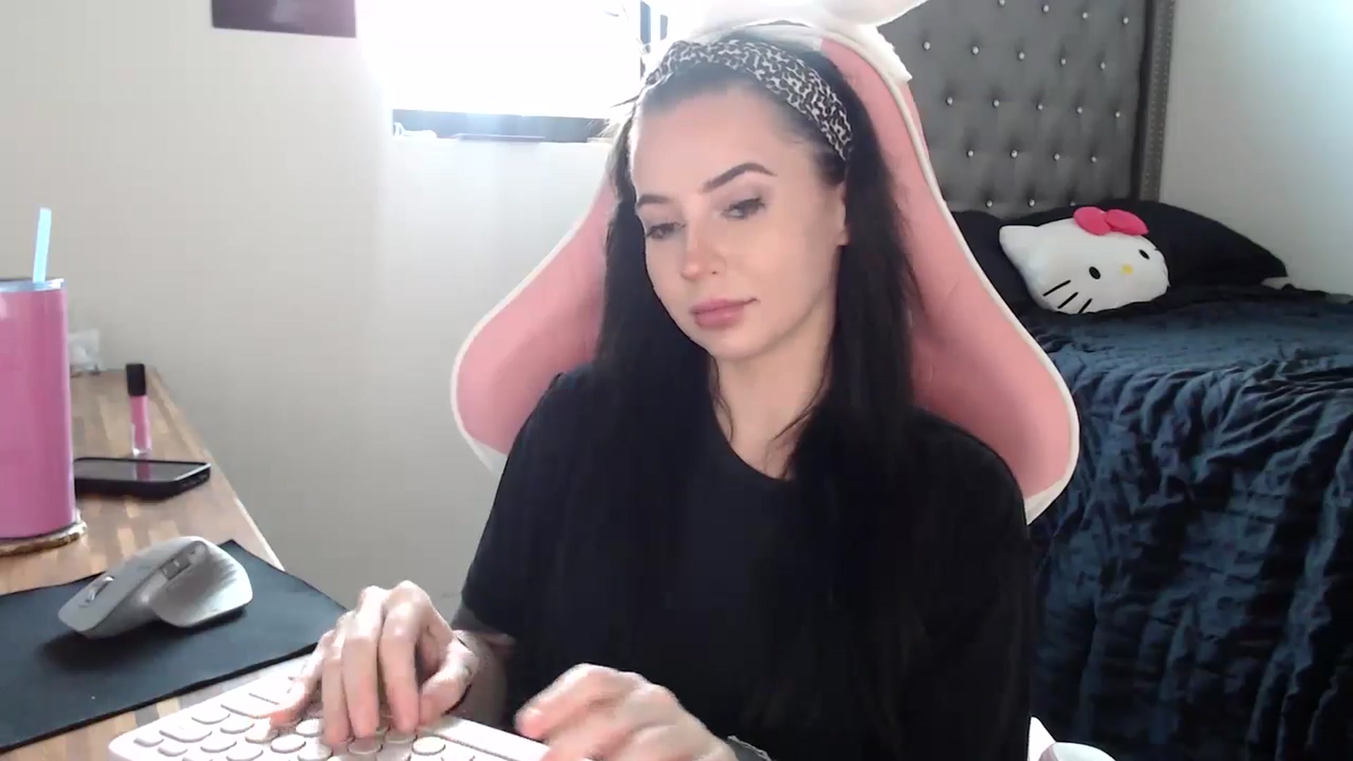 Gallery image thumbnail from hot_emo_girl's myfreecams stream on, 09/21/2024, 22:46 image 6 of 20