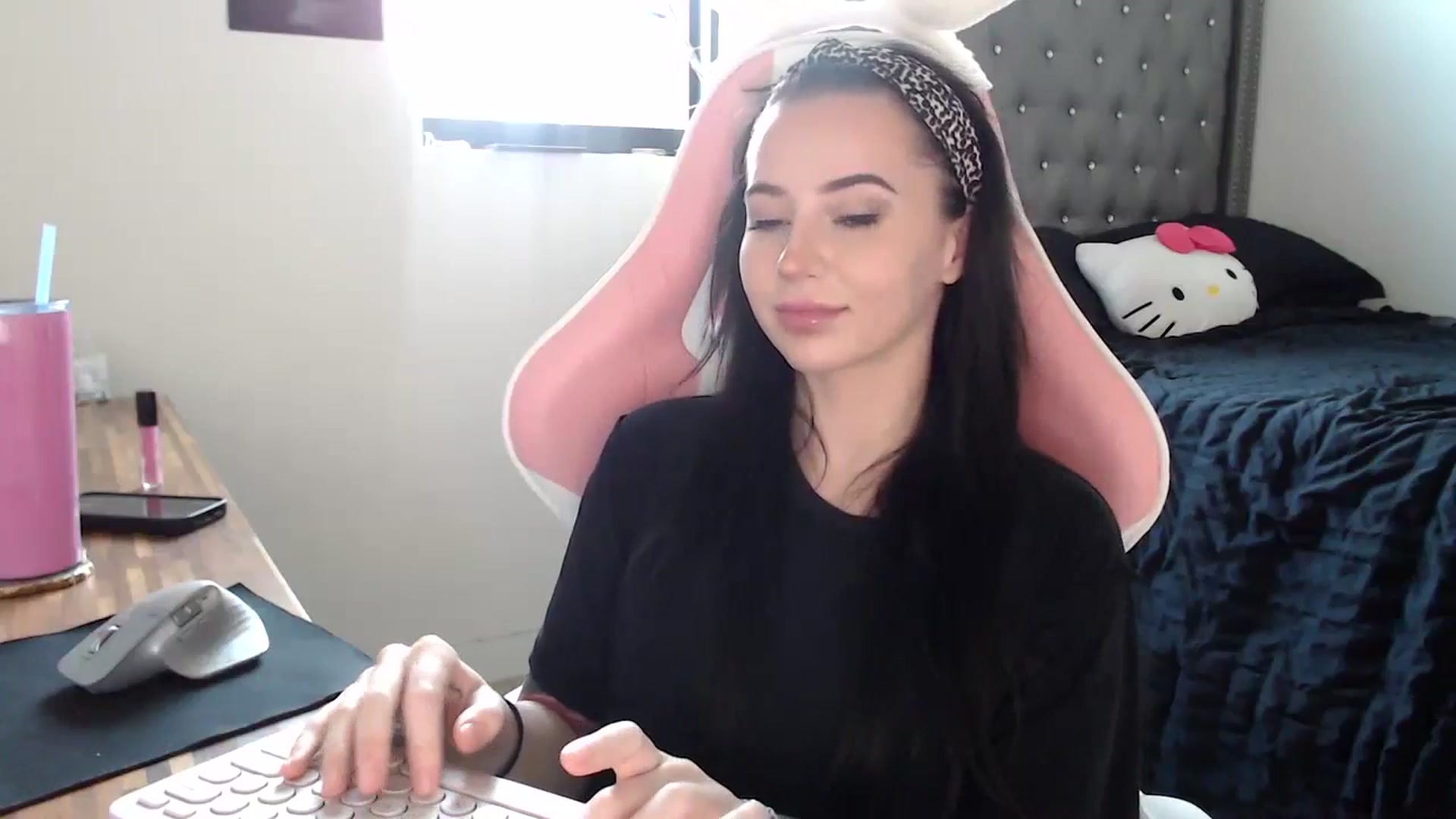 Gallery image thumbnail from hot_emo_girl's myfreecams stream on, 09/21/2024, 22:46 image 12 of 20