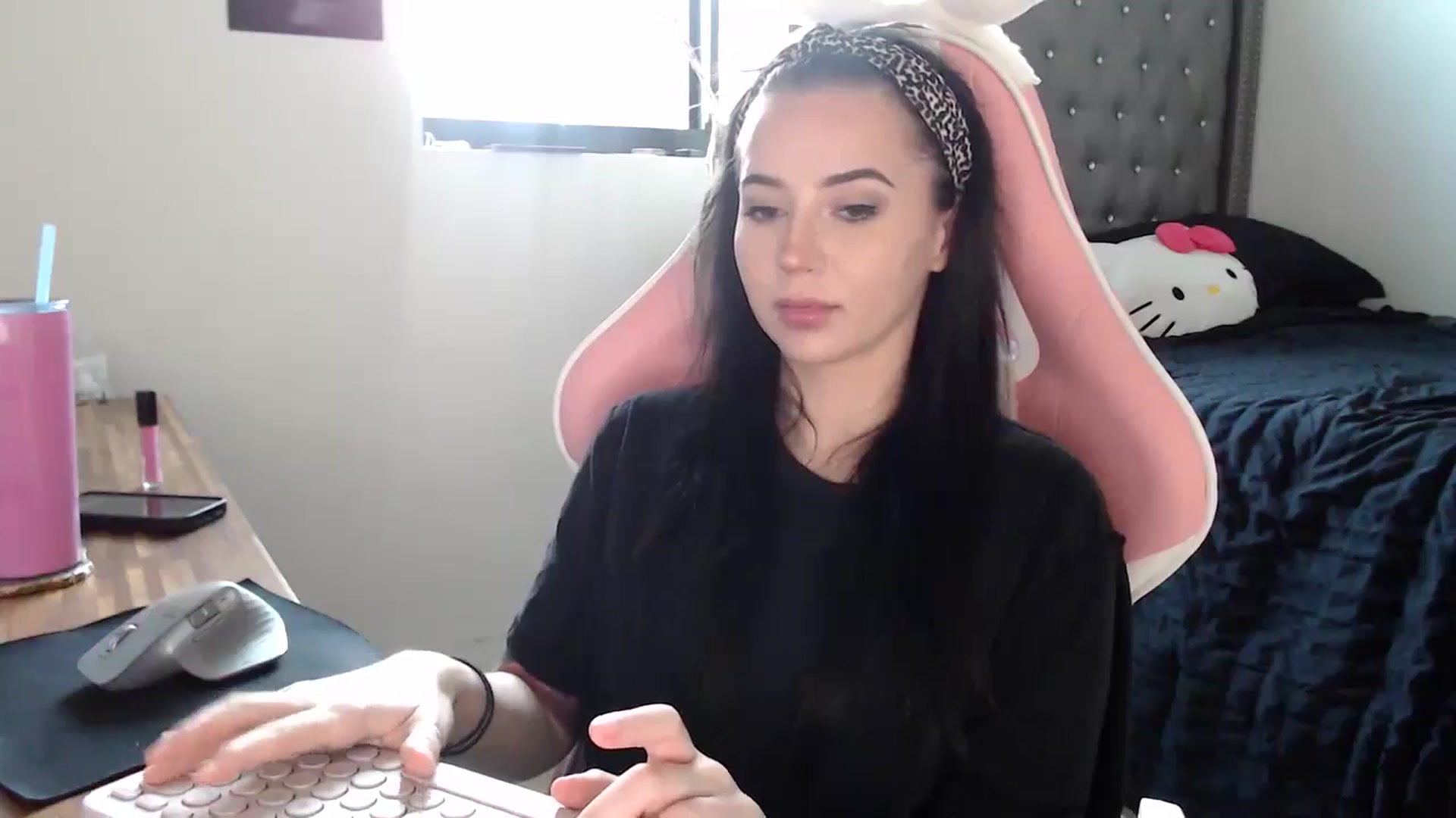 Gallery image thumbnail from hot_emo_girl's myfreecams stream on, 09/21/2024, 22:46 image 17 of 20