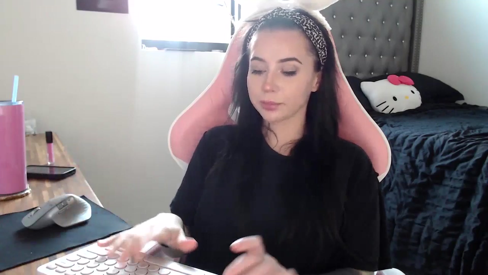 Gallery image thumbnail from hot_emo_girl's myfreecams stream on, 09/21/2024, 22:46 image 9 of 20