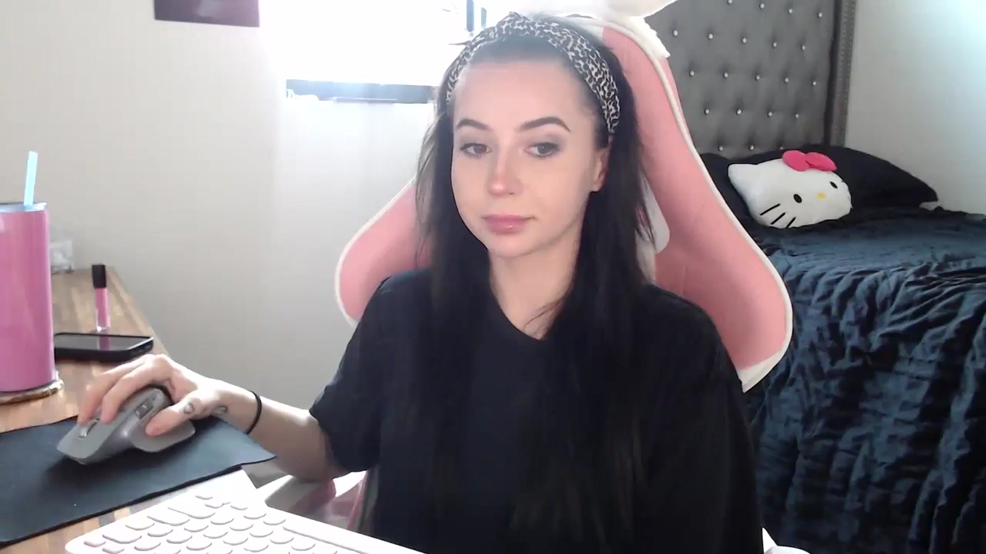Gallery image thumbnail from hot_emo_girl's myfreecams stream on, 09/21/2024, 22:46 image 2 of 20
