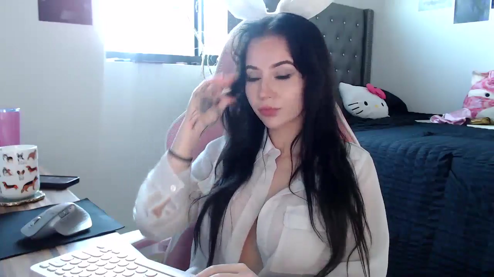 Gallery image thumbnail from hot_emo_girl's myfreecams stream on, 09/22/2024, 22:00 image 17 of 20