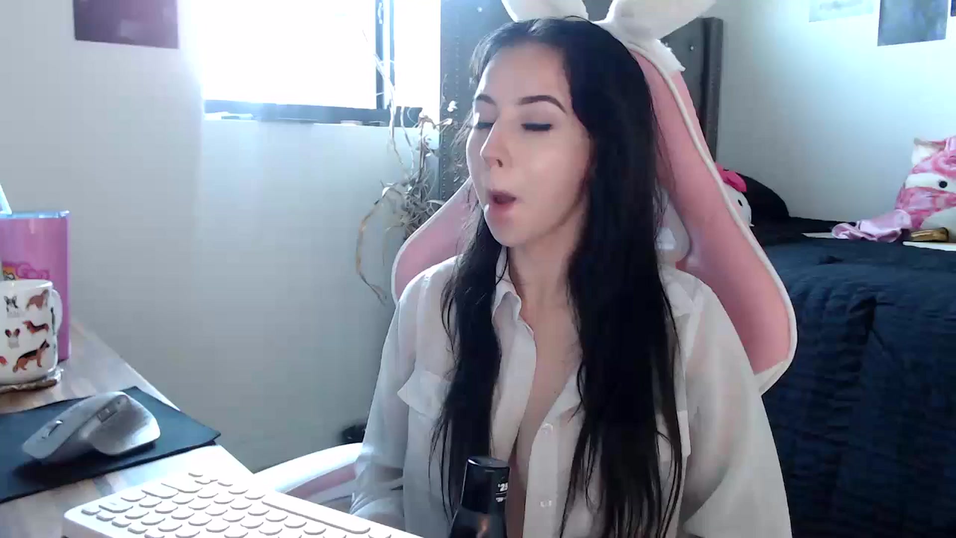 Gallery image thumbnail from hot_emo_girl's myfreecams stream on, 09/22/2024, 22:00 image 1 of 20
