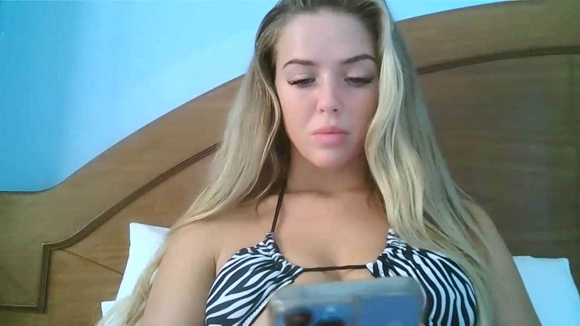 Gallery image thumbnail from hotbaby08's myfreecams stream on, 01/03/2023, 05:56 image 3 of 20