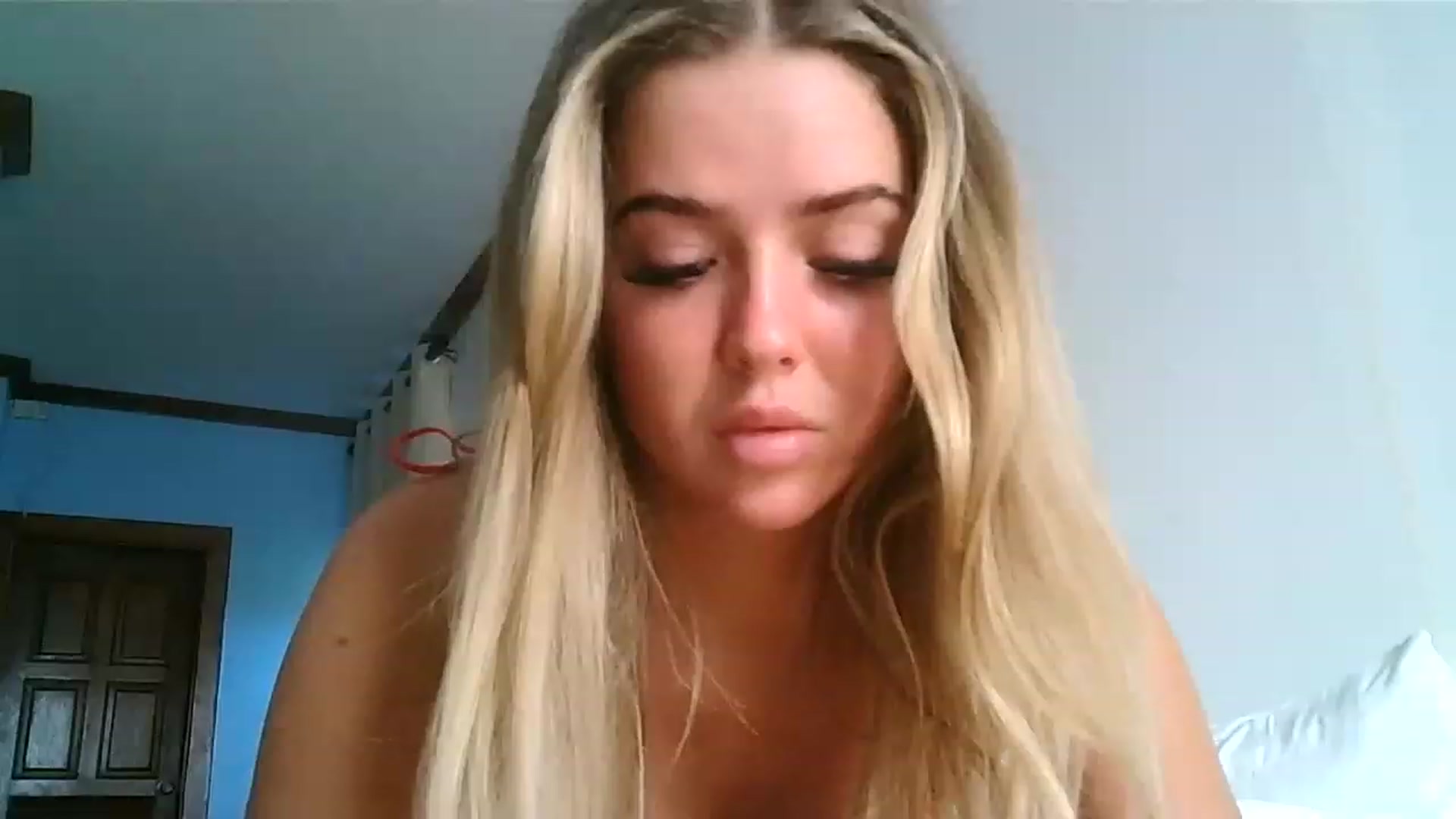 Gallery image thumbnail from hotbaby08's myfreecams stream on, 01/16/2023, 07:26 image 1 of 20
