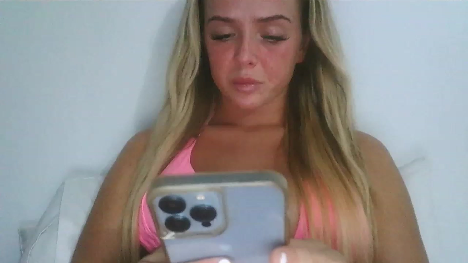Gallery image thumbnail from hotbaby08's myfreecams stream on, 01/20/2023, 16:40 image 15 of 20