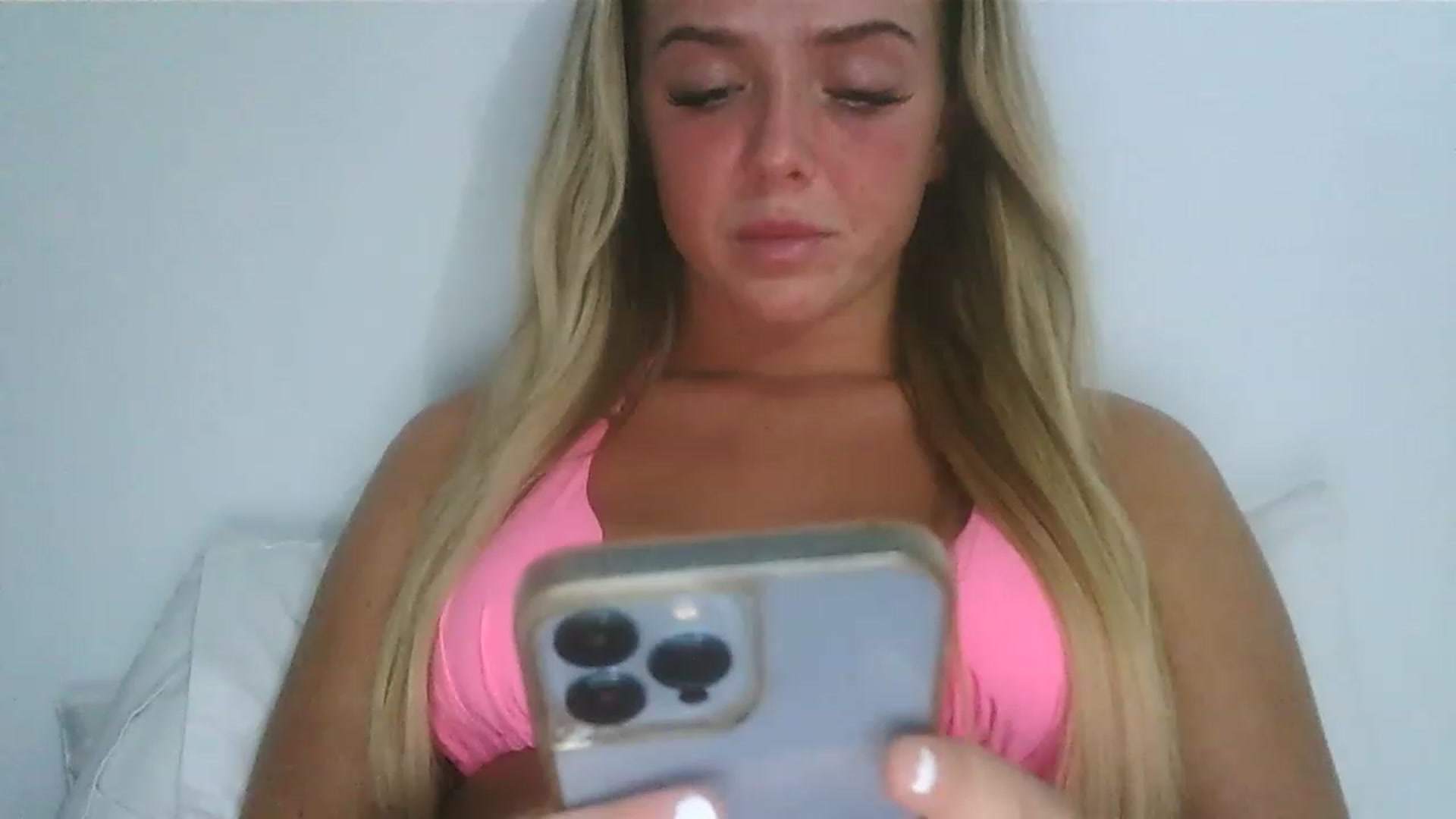 Gallery image thumbnail from hotbaby08's myfreecams stream on, 01/20/2023, 16:40 image 16 of 20