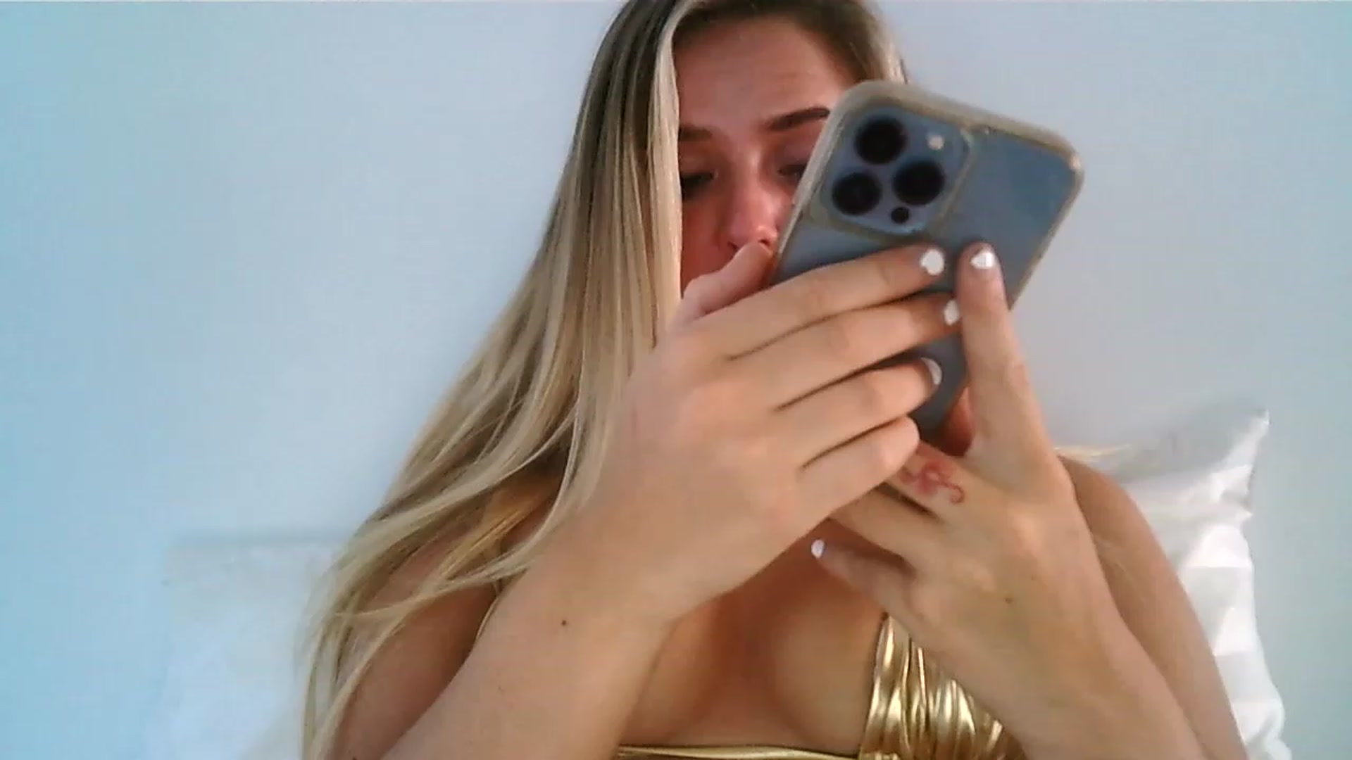 Gallery image thumbnail from hotbaby08's myfreecams stream on, 01/22/2023, 03:00 image 3 of 20