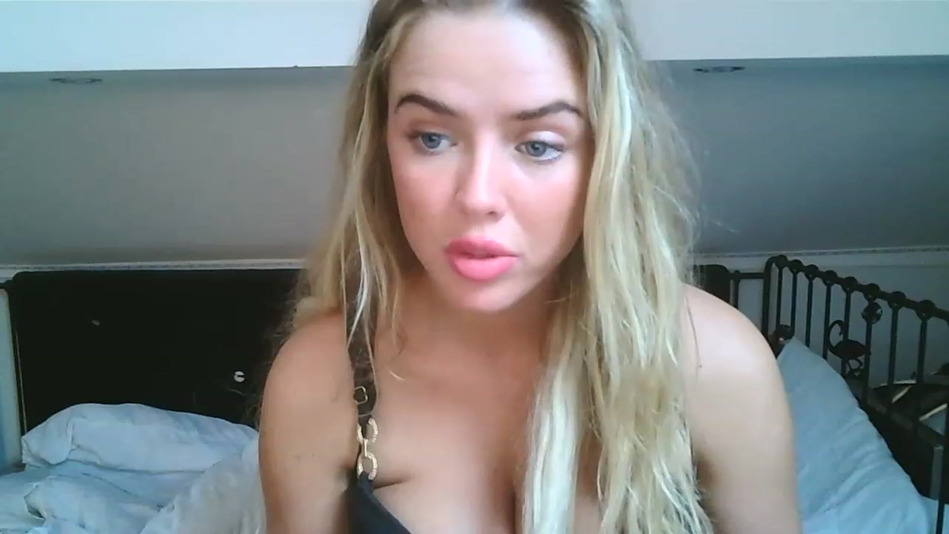 Gallery image thumbnail from hotbaby08's myfreecams stream on, 02/11/2023, 11:42 image 14 of 20