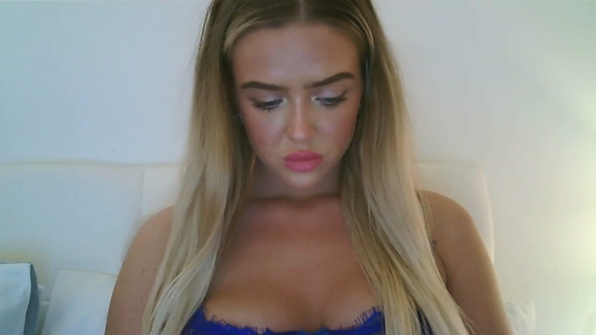 Gallery image thumbnail from hotbaby08's myfreecams stream on, 02/18/2023, 13:53 image 18 of 20