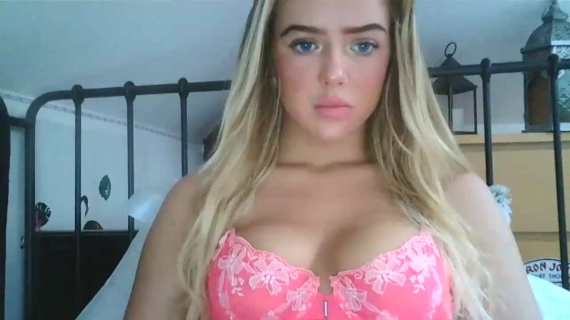 Gallery image thumbnail from hotbaby08's myfreecams stream on, 02/27/2023, 12:01 image 4 of 20