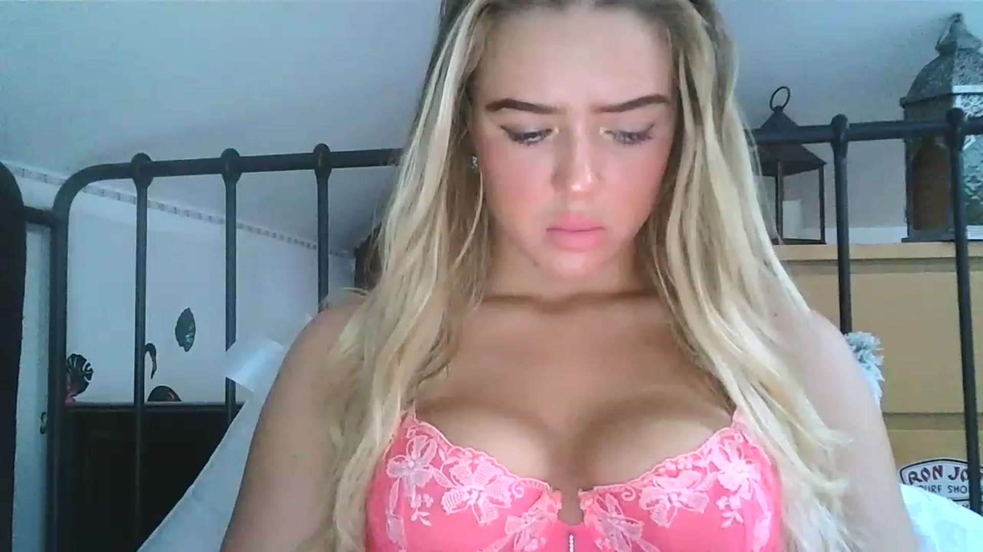 Gallery image thumbnail from hotbaby08's myfreecams stream on, 02/27/2023, 12:01 image 13 of 20
