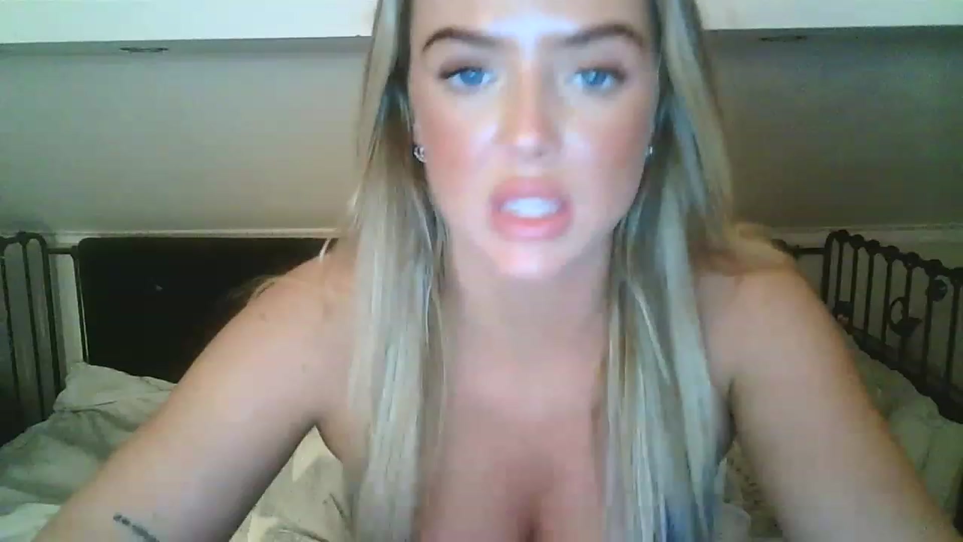 Gallery image thumbnail from hotbaby08's myfreecams stream on, 02/28/2023, 21:06 image 18 of 20