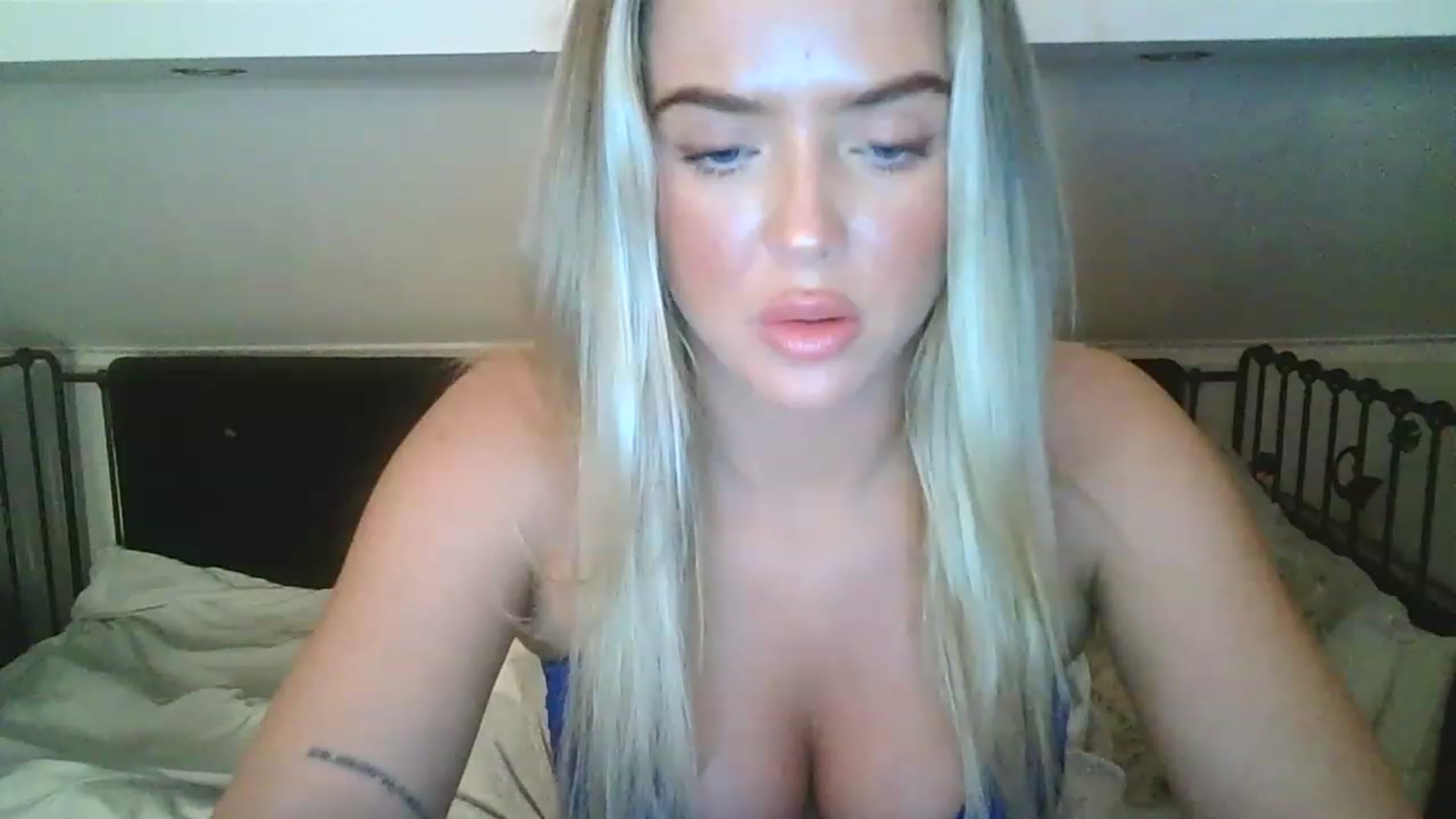 Gallery image thumbnail from hotbaby08's myfreecams stream on, 02/28/2023, 21:06 image 13 of 20