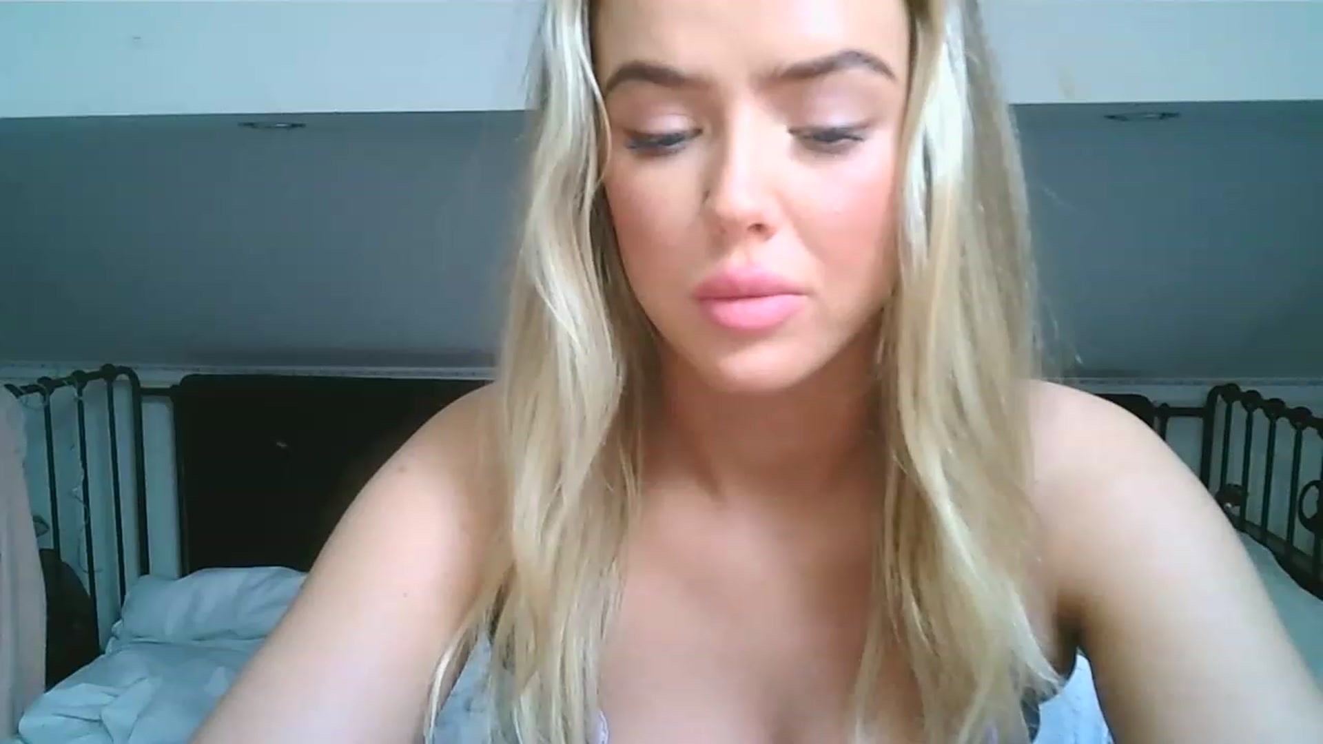 Gallery image thumbnail from hotbaby08's myfreecams stream on, 03/01/2023, 14:21 image 4 of 20