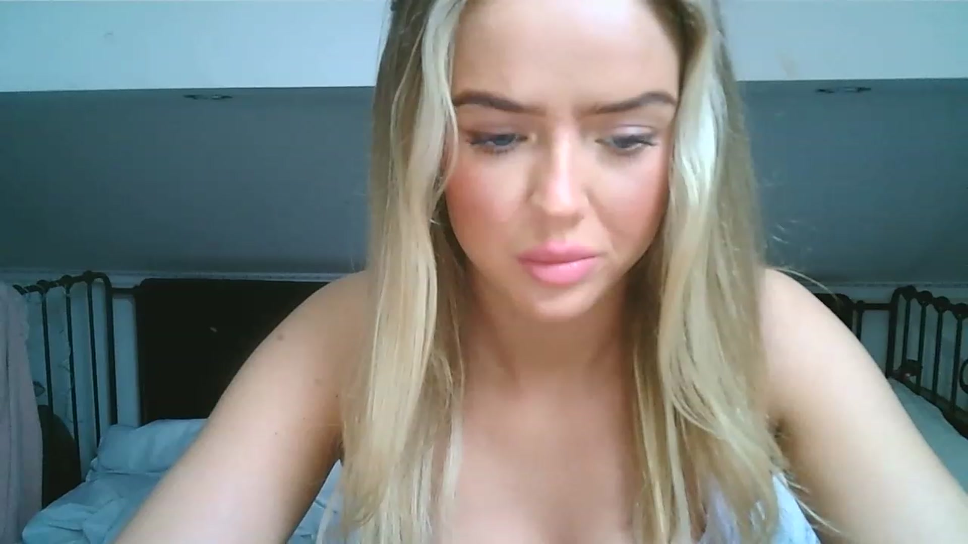 Gallery image thumbnail from hotbaby08's myfreecams stream on, 03/01/2023, 14:21 image 12 of 20