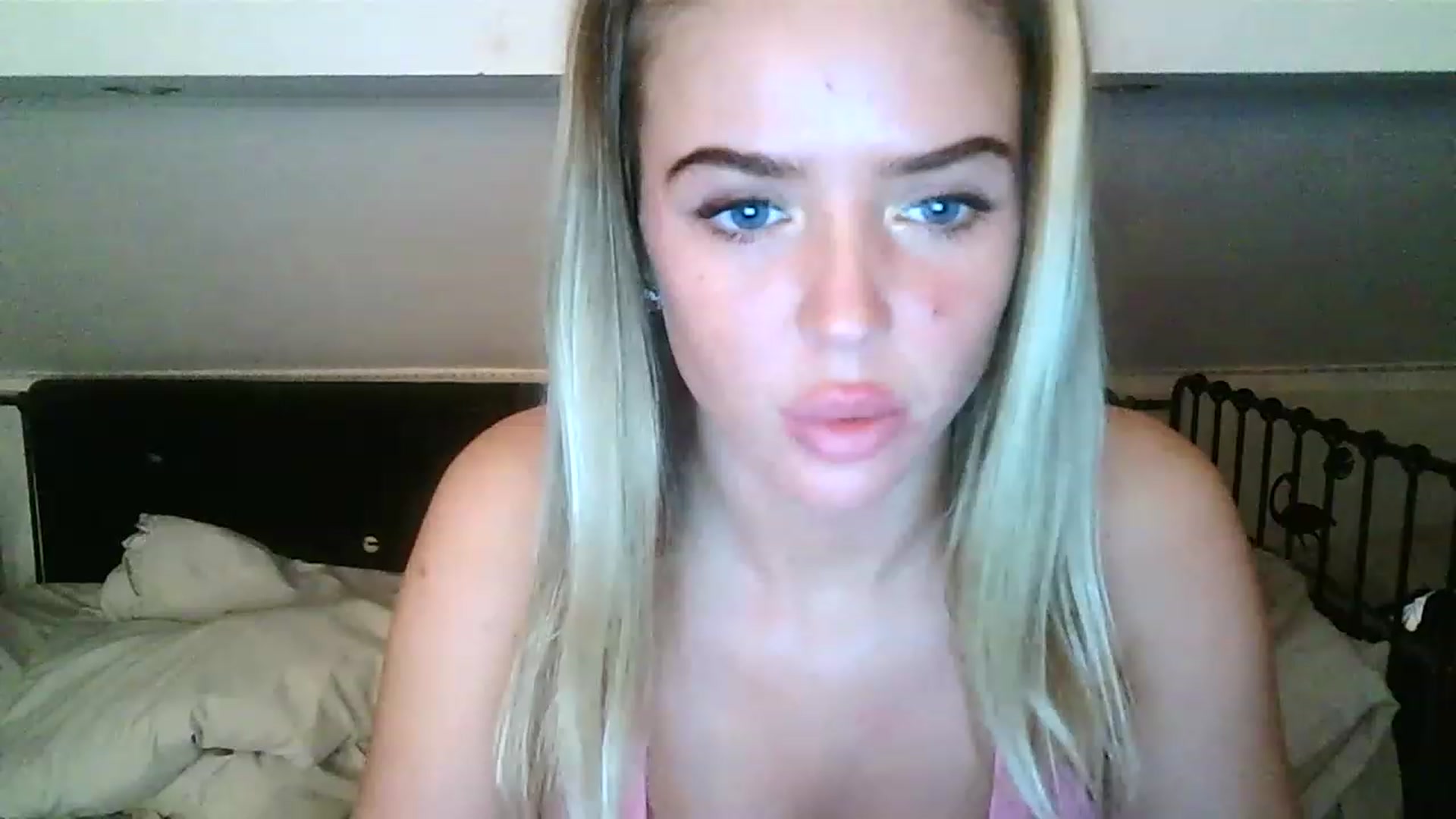 Gallery image thumbnail from hotbaby08's myfreecams stream on, 03/23/2023, 20:49 image 1 of 20