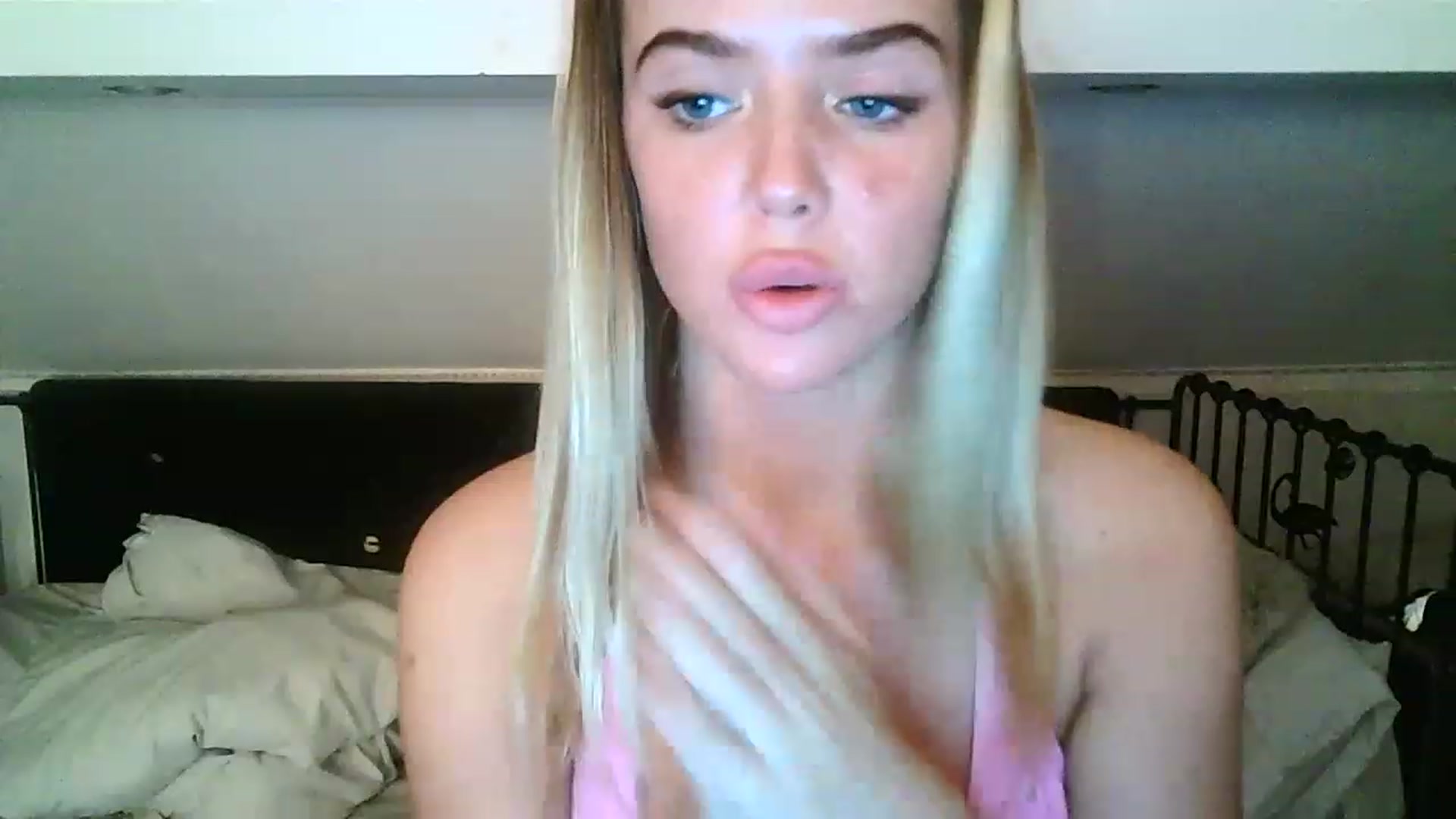 Gallery image thumbnail from hotbaby08's myfreecams stream on, 03/23/2023, 20:49 image 12 of 20