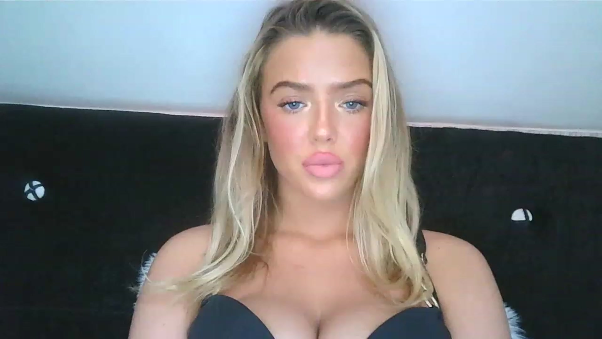 Gallery image thumbnail from hotbaby08's myfreecams stream on, 03/29/2023, 13:56 image 7 of 20