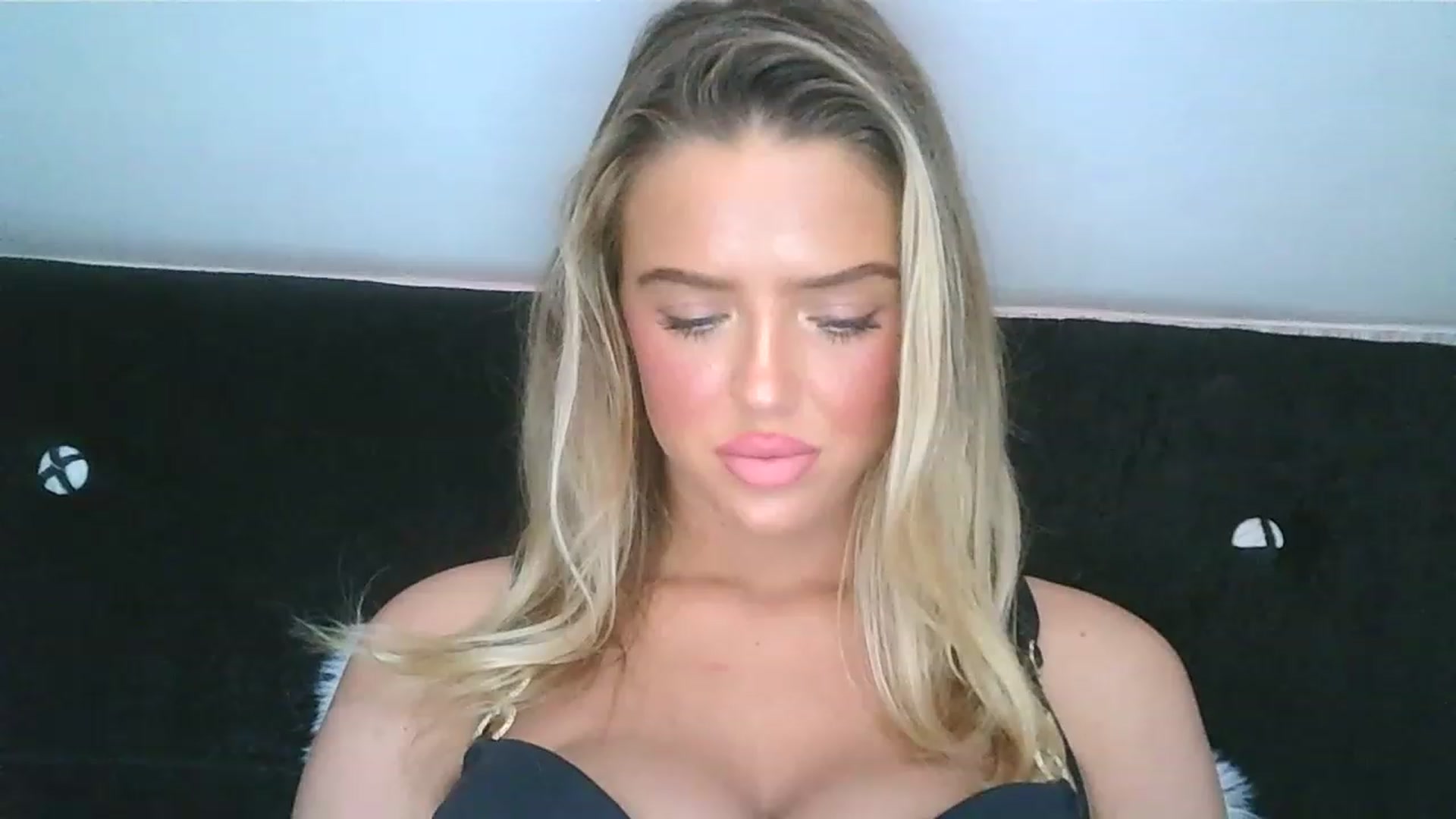 Gallery image thumbnail from hotbaby08's myfreecams stream on, 03/29/2023, 13:56 image 5 of 20