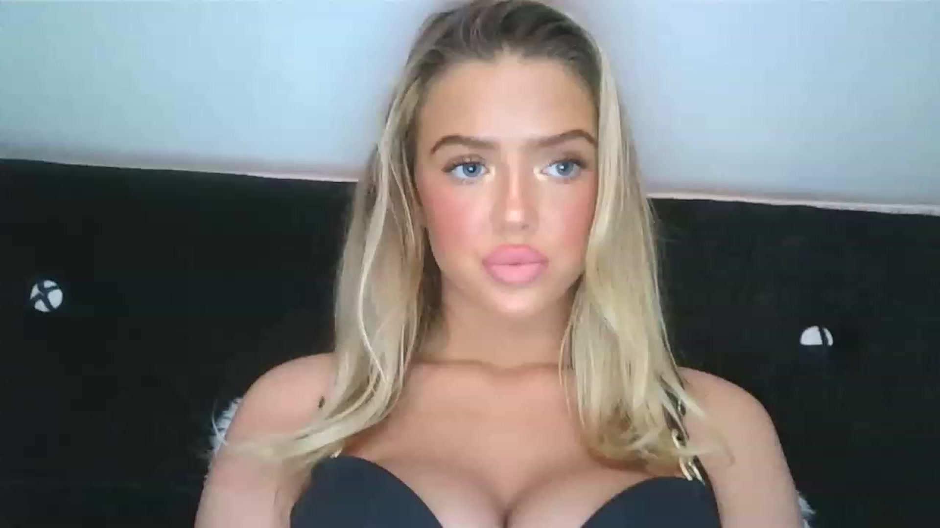 Gallery image thumbnail from hotbaby08's myfreecams stream on, 03/29/2023, 13:56 image 17 of 20